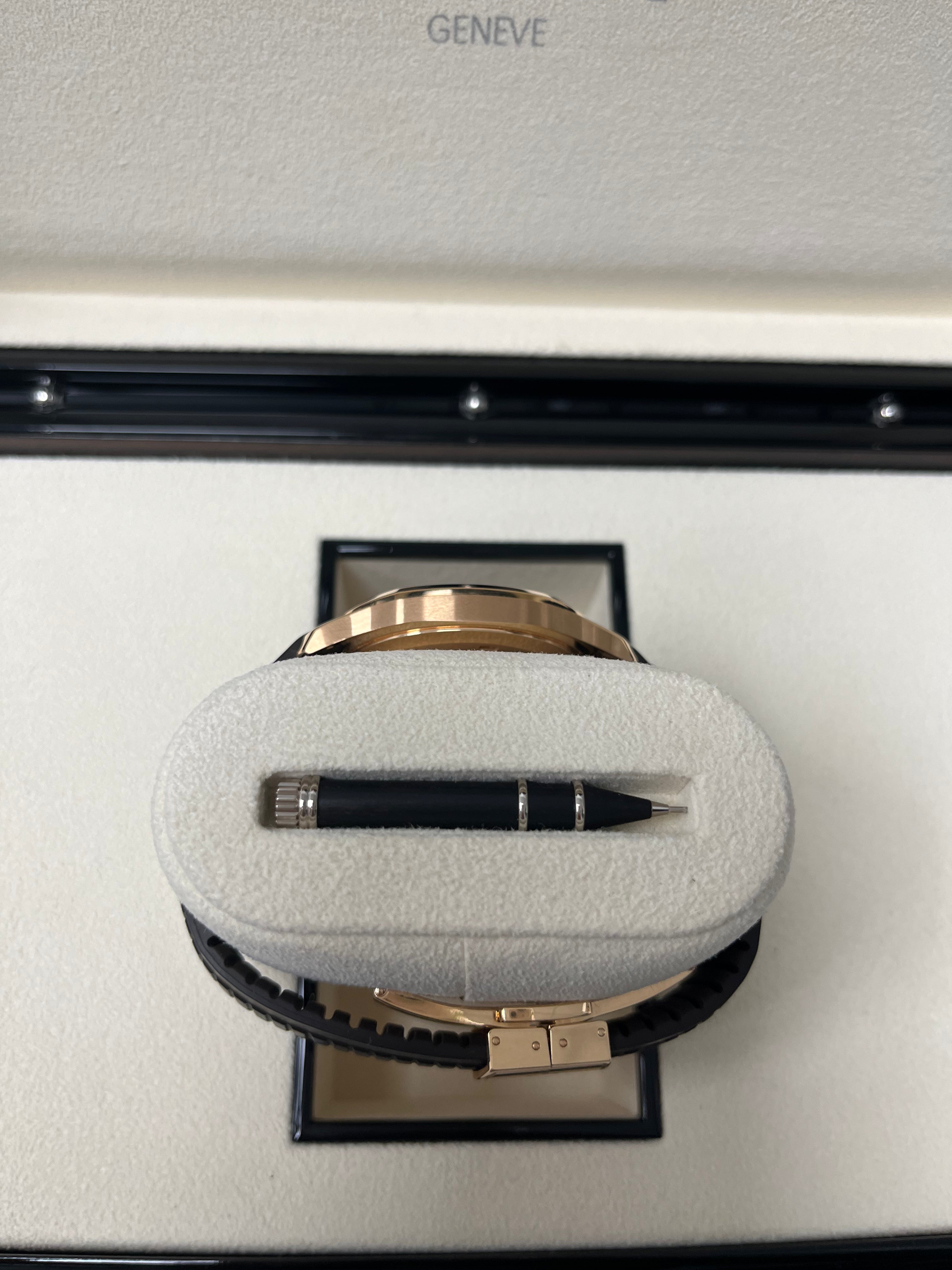 Patek Philippe Aquanaut 5167R-001 Rose Gold Men's Watch with Brown Dial - Luxury Automatic Timepiece for Business, Gala & Special Occasions