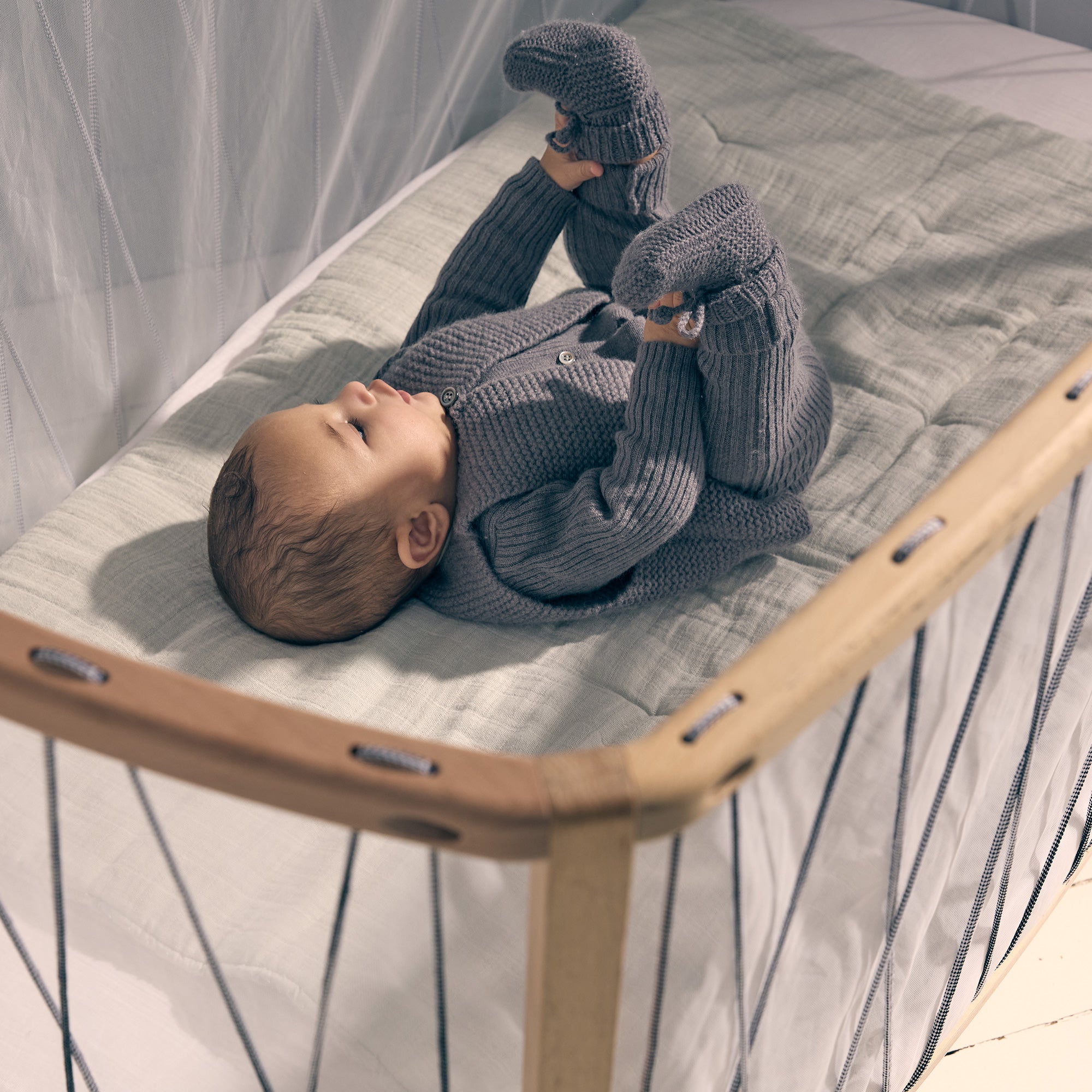 Charlie Crane KIMI Convertible Baby Bed with Mattress - Adjustable Crib for Newborns to Toddlers | Safe & Stylish Nursery Furniture for Bedroom or Nursery Decor