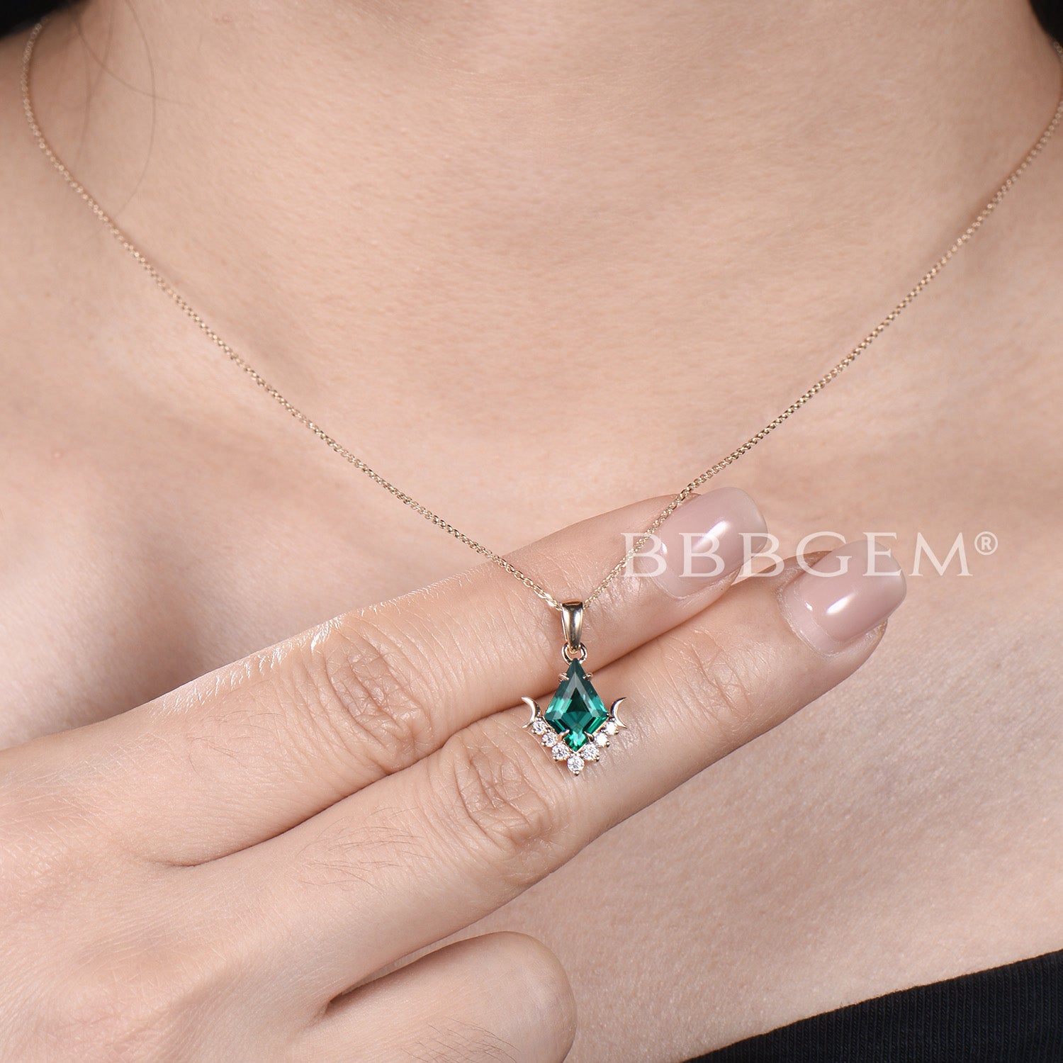 14K Solid Gold Moon Pendant Necklace with Kite-Cut Green Emerald - Elegant Wedding Jewelry for Brides, Anniversary Gifts & Special Occasions