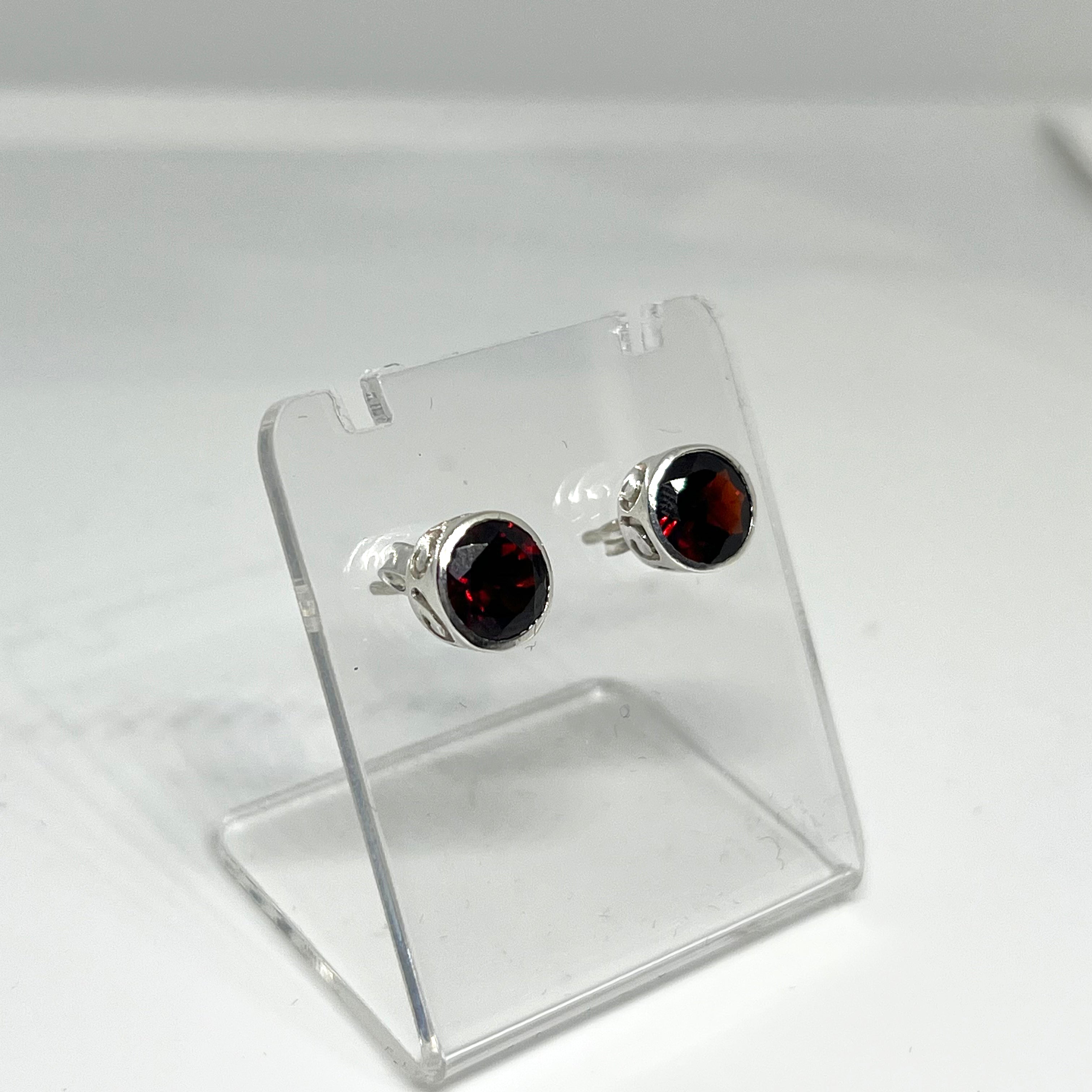 7mm Round Faceted Gemstone Stud Earrings - Decorative Bezel Set for Women, Hypoallergenic Jewelry - Perfect for Daily Wear, Parties & Special Occasions