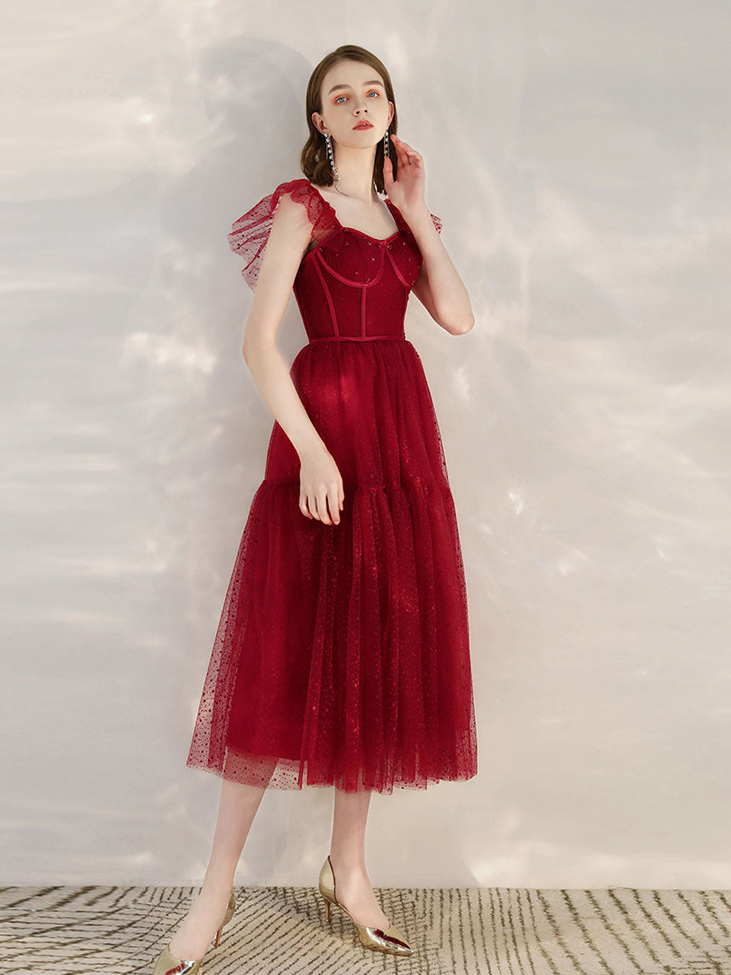 Elegant Burgundy Tulle Short Prom Dress for Homecoming, Sweet 16, Quinceañera & Formal Events - Perfect for Dances, Parties & Special Occasions