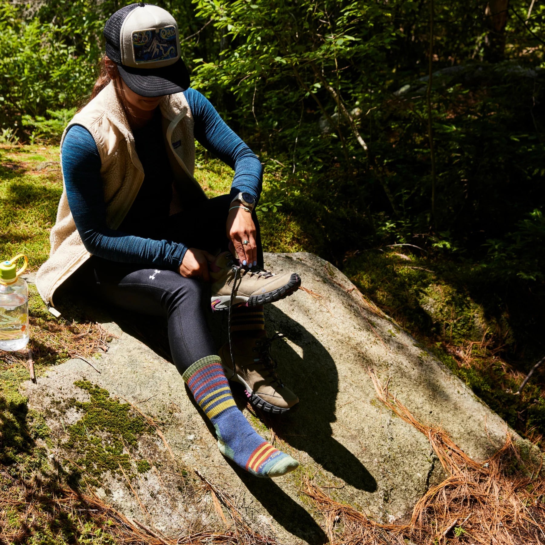 Darn Tough Gatewood Midweight Hiking Socks for Women - Moisture-Wicking & Cushioned for All-Day Comfort - Perfect for Trail Hiking, Backpacking & Outdoor Adventures