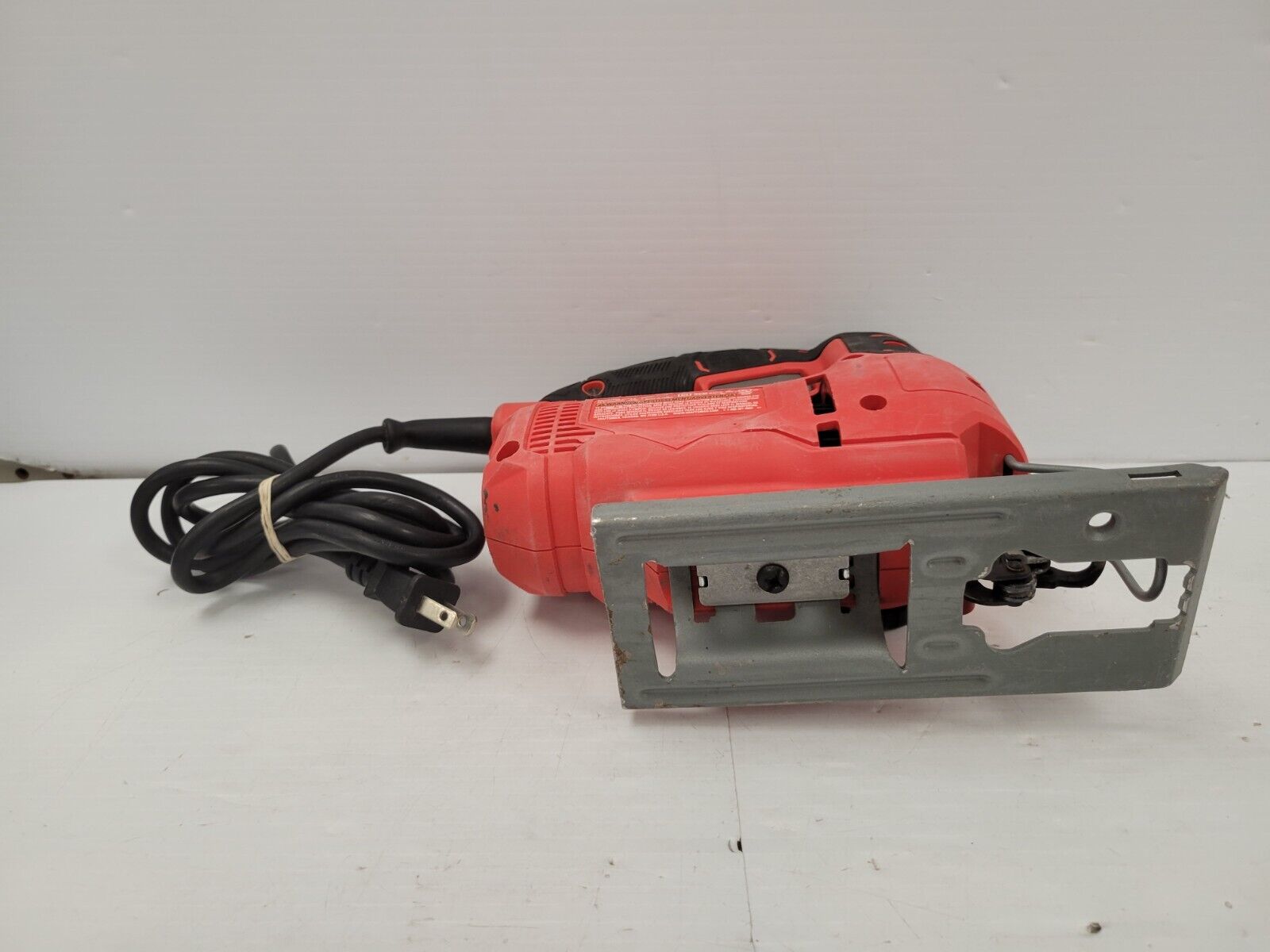 Craftsman CMES610 Professional Jigsaw Tool - Powerful Electric Saw for Woodworking, Metal Cutting & DIY Projects - Perfect for Home Renovation & Crafting