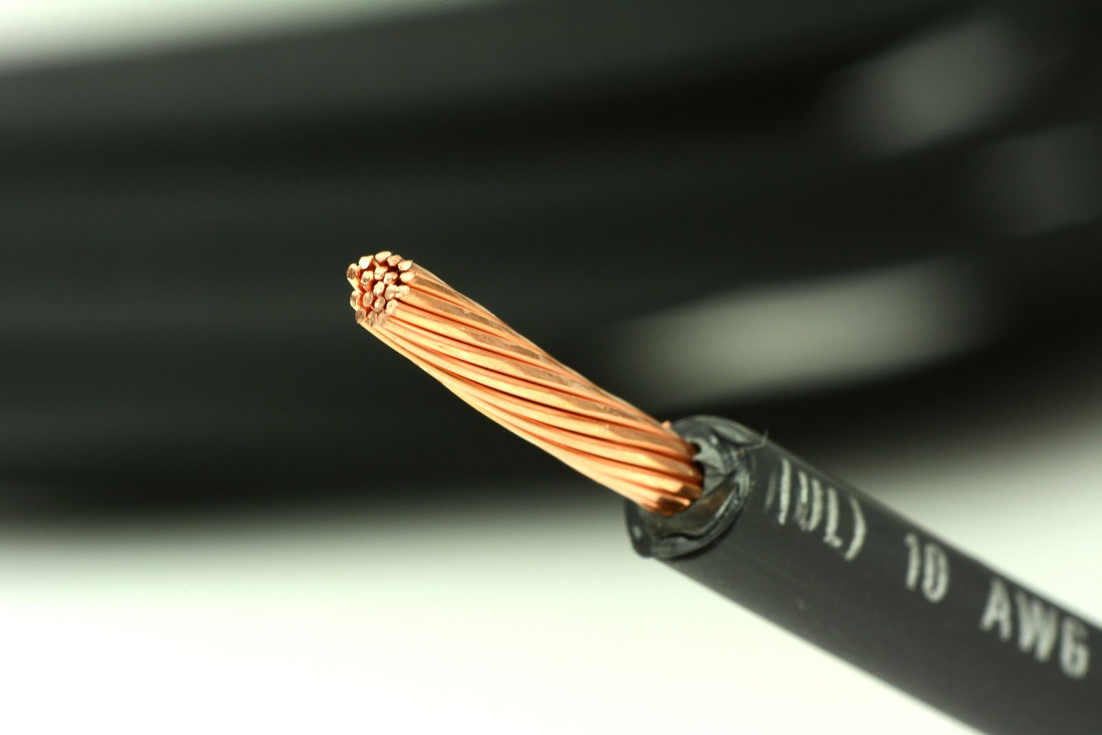 Temco 100ft Solar Panel Extension Cable - 10 AWG PV Wire with MC4 Connectors (1 Pair, Black) for Off-Grid Solar Systems, RV & Home Solar Panel Installations