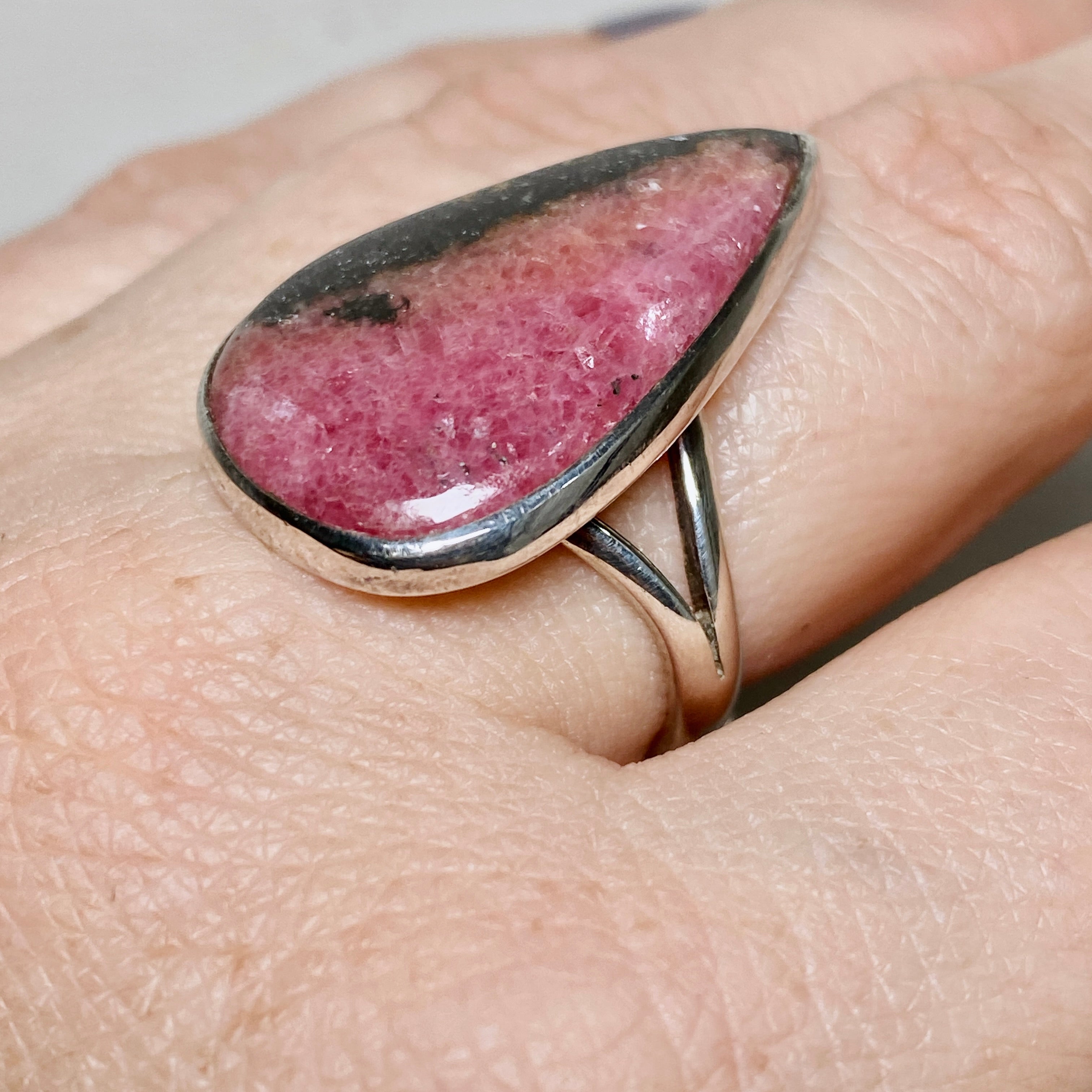 Rhodonite Teardrop Cabochon Ring - Size 8 - KRGJ1496 - Perfect for Healing Jewelry & Boho Fashion Accessories