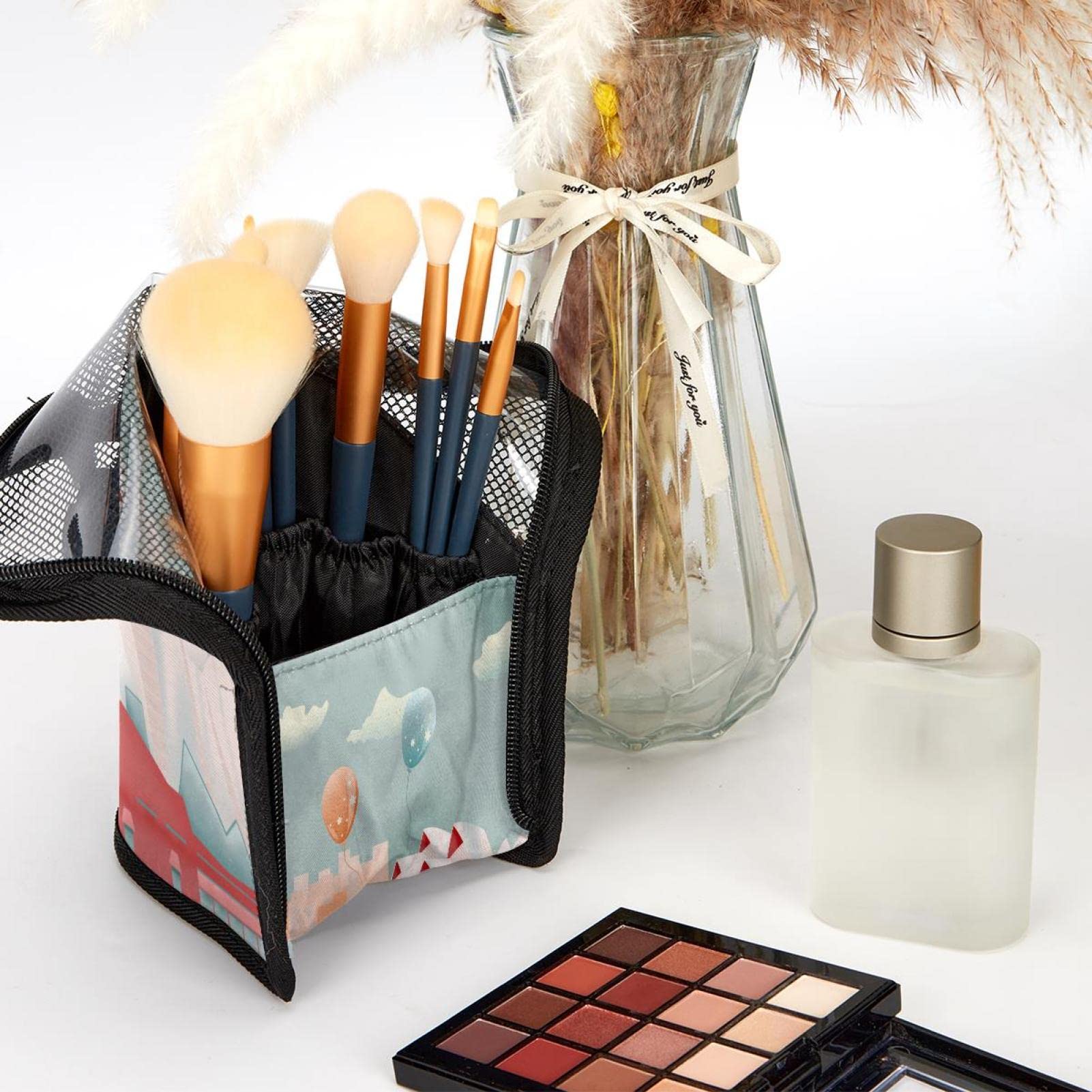 12-Piece Makeup Brush Organizer Bag - Portable Cartoon House Design Brush Holder Case for Travel & Home Storage | Perfect for Makeup Artists & Beauty Enthusiasts