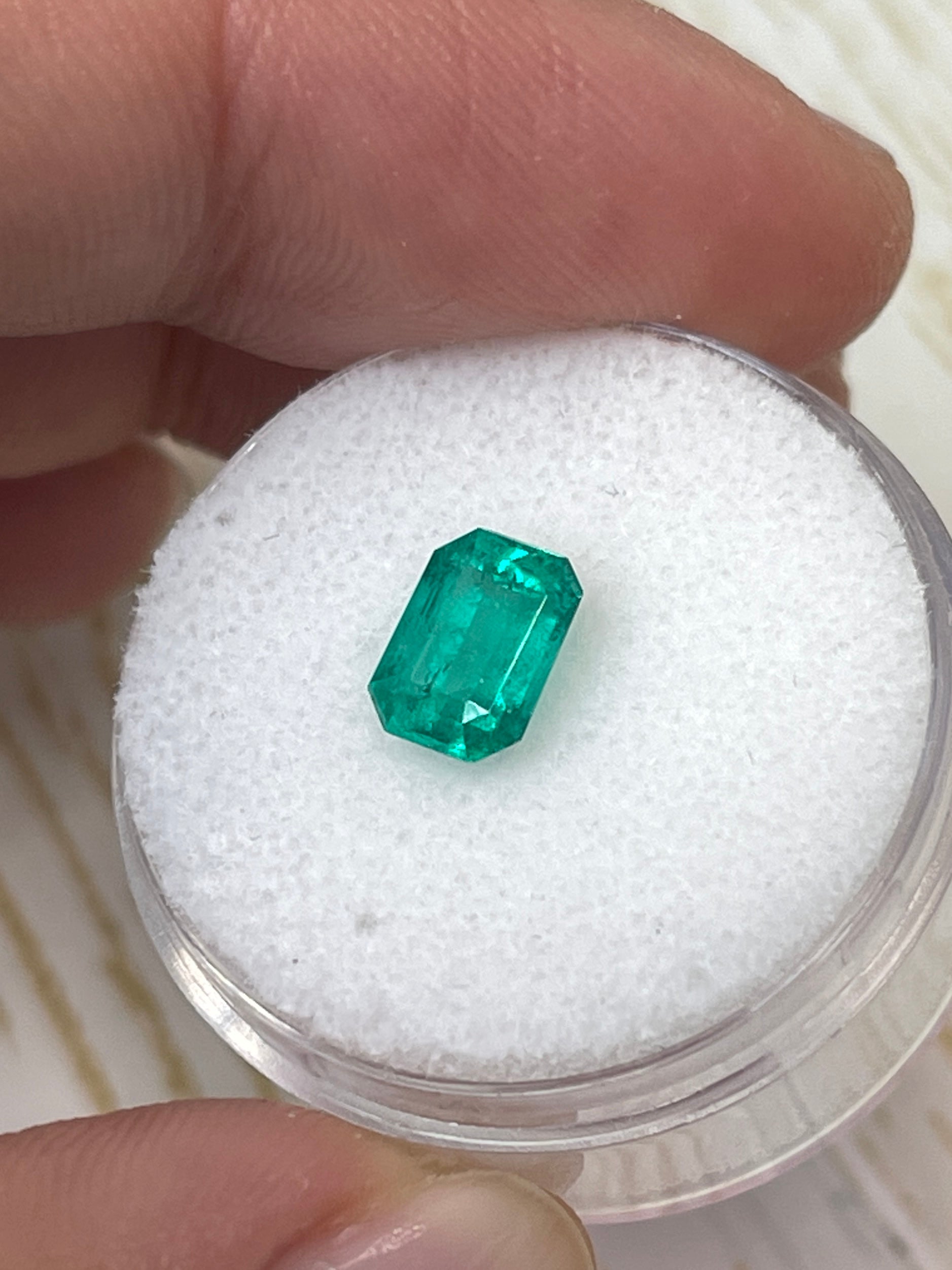 1.31 Carat 8x6mm Loose Colombian Emerald Gemstone - Emerald Cut for Jewelry Making, Engagement Rings & Fine Collections