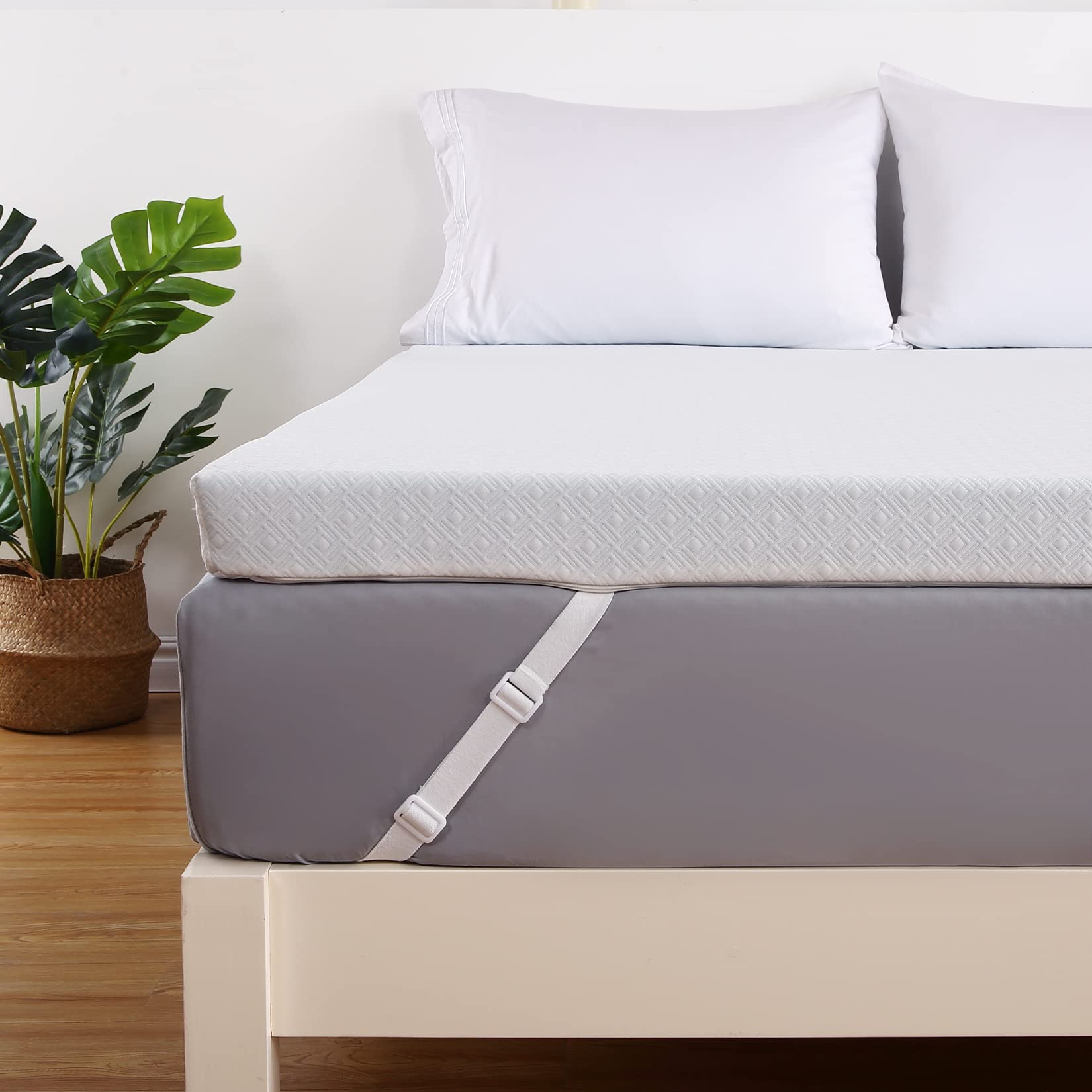 GARVEE 3 Inch Gel Infused Memory Foam Mattress Topper - Queen Size High Density Cooling Mattress Pad with Removable Washable Cover & Non-Slip Bottom for Back Pain Relief - Perfect for Hot Sleepers, Guest Beds & Dorm Rooms
