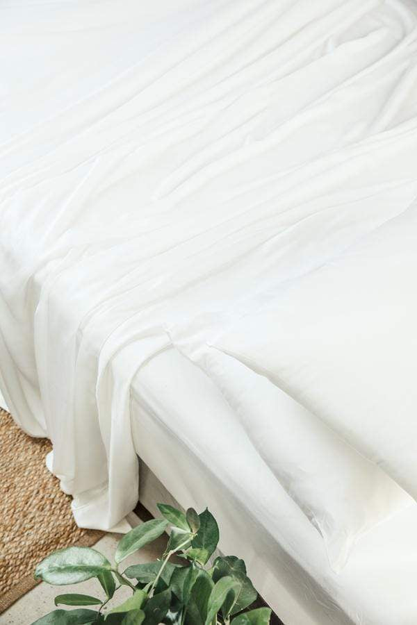 Premium Bamboo Lyocell Flat Sheet Set - Soft & Breathable White Bed Sheets - Perfect for All-Season Comfort in Bedroom, Guest Room & Dorm