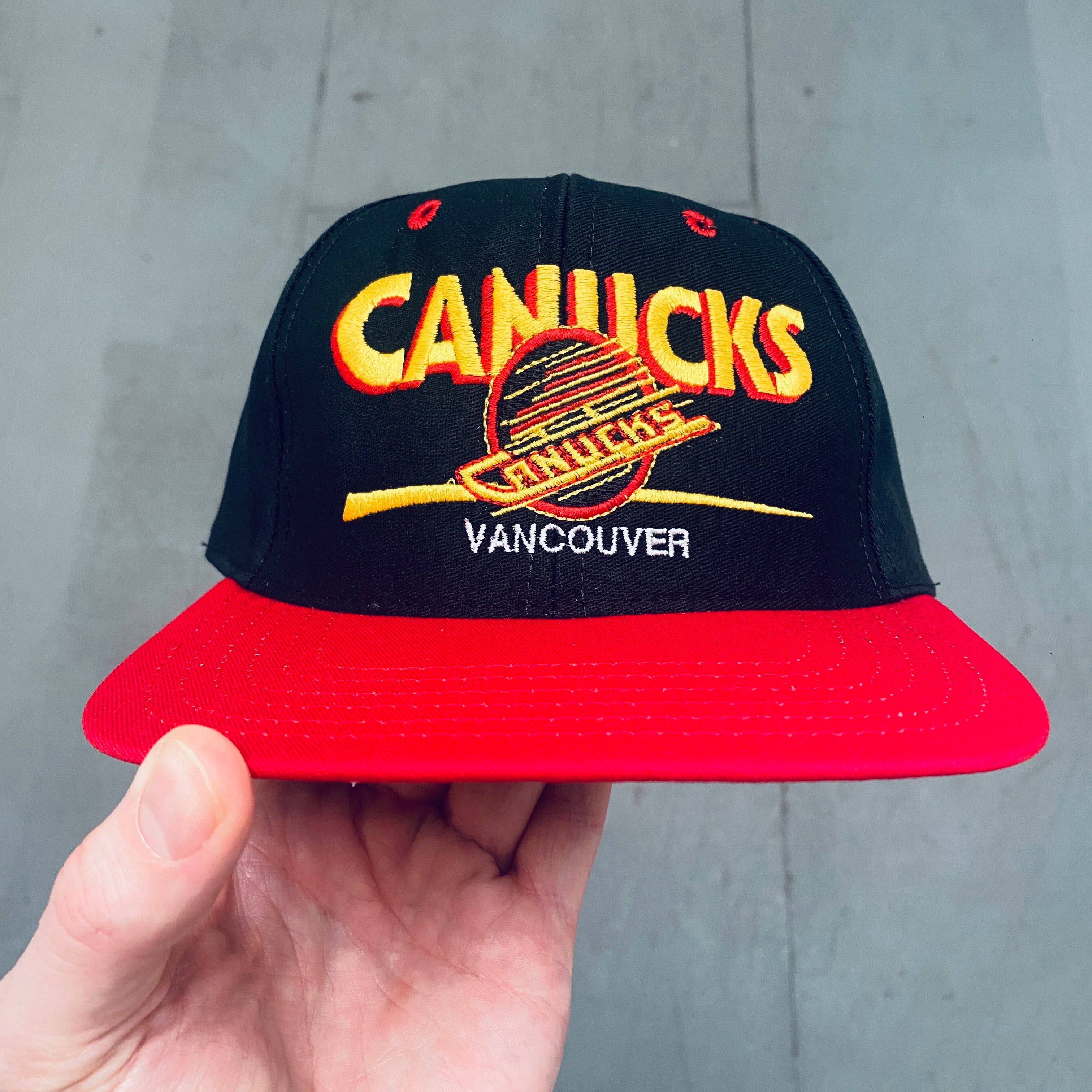 Vancouver Canucks 1990s Embroidered Snapback Hat - Vintage NHL Hockey Cap - Deadstock BNWT - Perfect for Sports Fans & Collectors