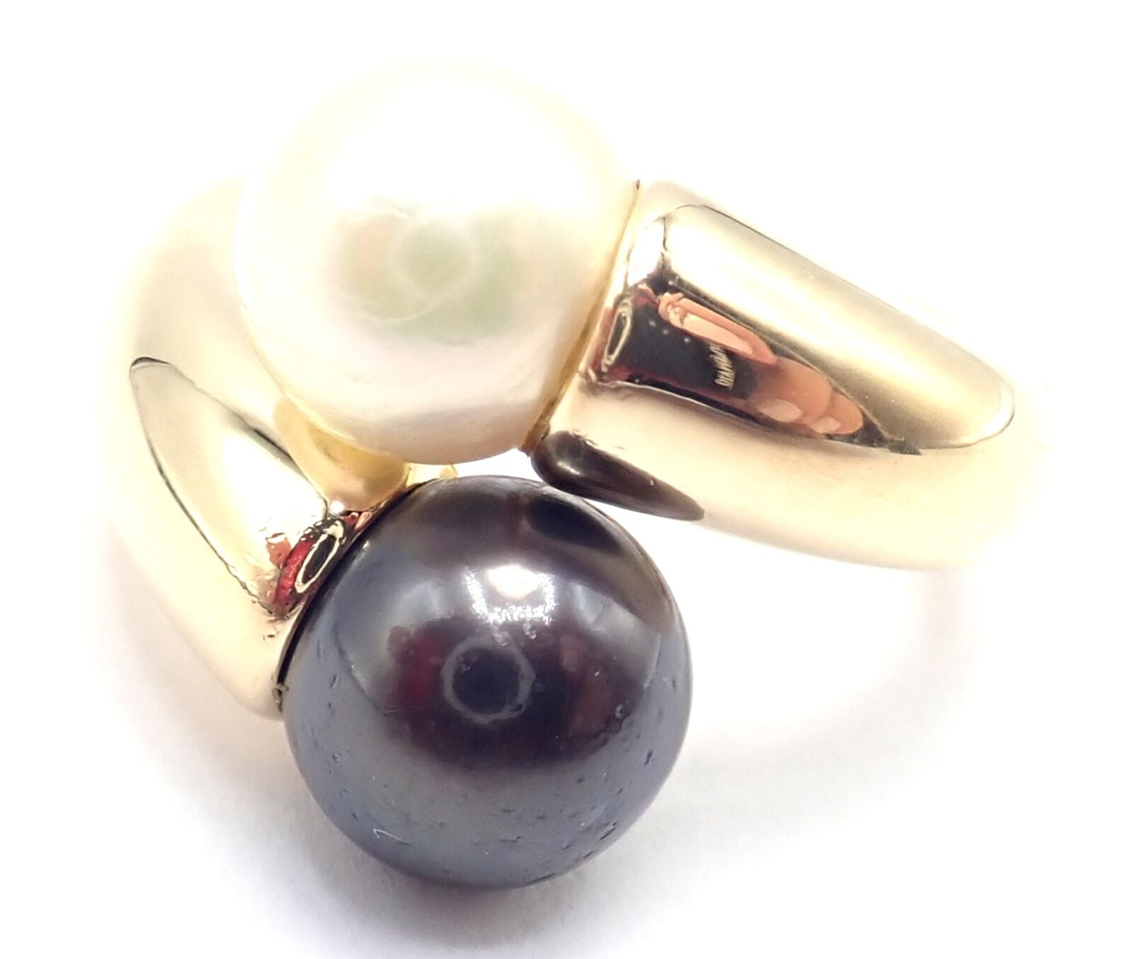 Authentic Cartier Toi Et Moi 18k Yellow Gold White Black Pearl Bypass Band Ring - Luxury Jewelry for Weddings, Anniversaries & Special Occasions