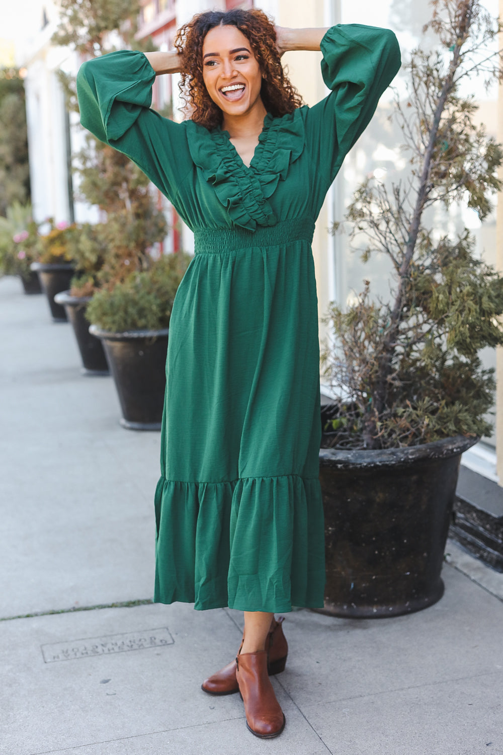 Holiday Green Overlap Ruffle V-Neck Midi Dress for Women - Elegant Party & Cocktail Attire for Christmas, New Year & Special Occasions