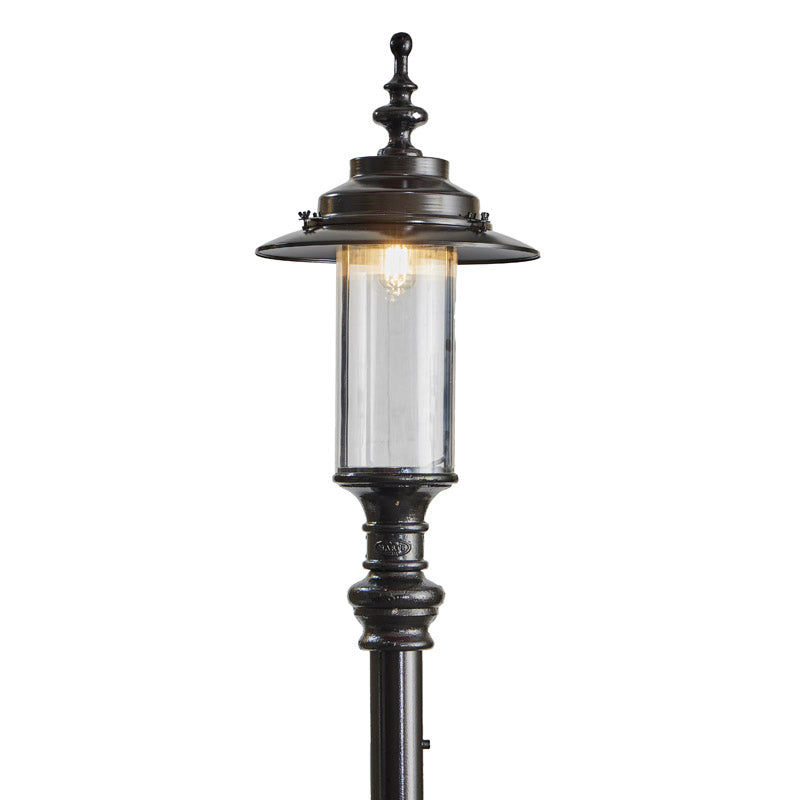 Betley 1Lt Cast Iron Lamp Post - Outdoor Garden Lighting for Pathways, Driveways & Porches