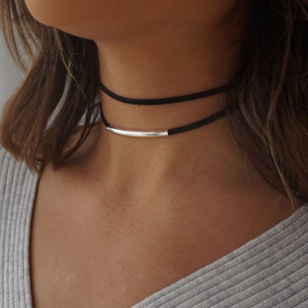Black Velvet Choker Necklace for Women - Punk Gothic Collar Jewelry - Perfect for Parties, Concerts & Night Out