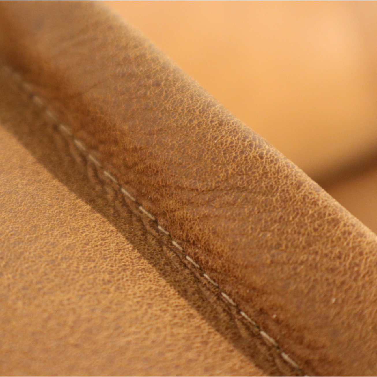 Premium Brentwood Leather Chair - Modern & Comfortable Living Room Seating for Home & Office - Perfect for Relaxing, Reading & Entertaining Guests