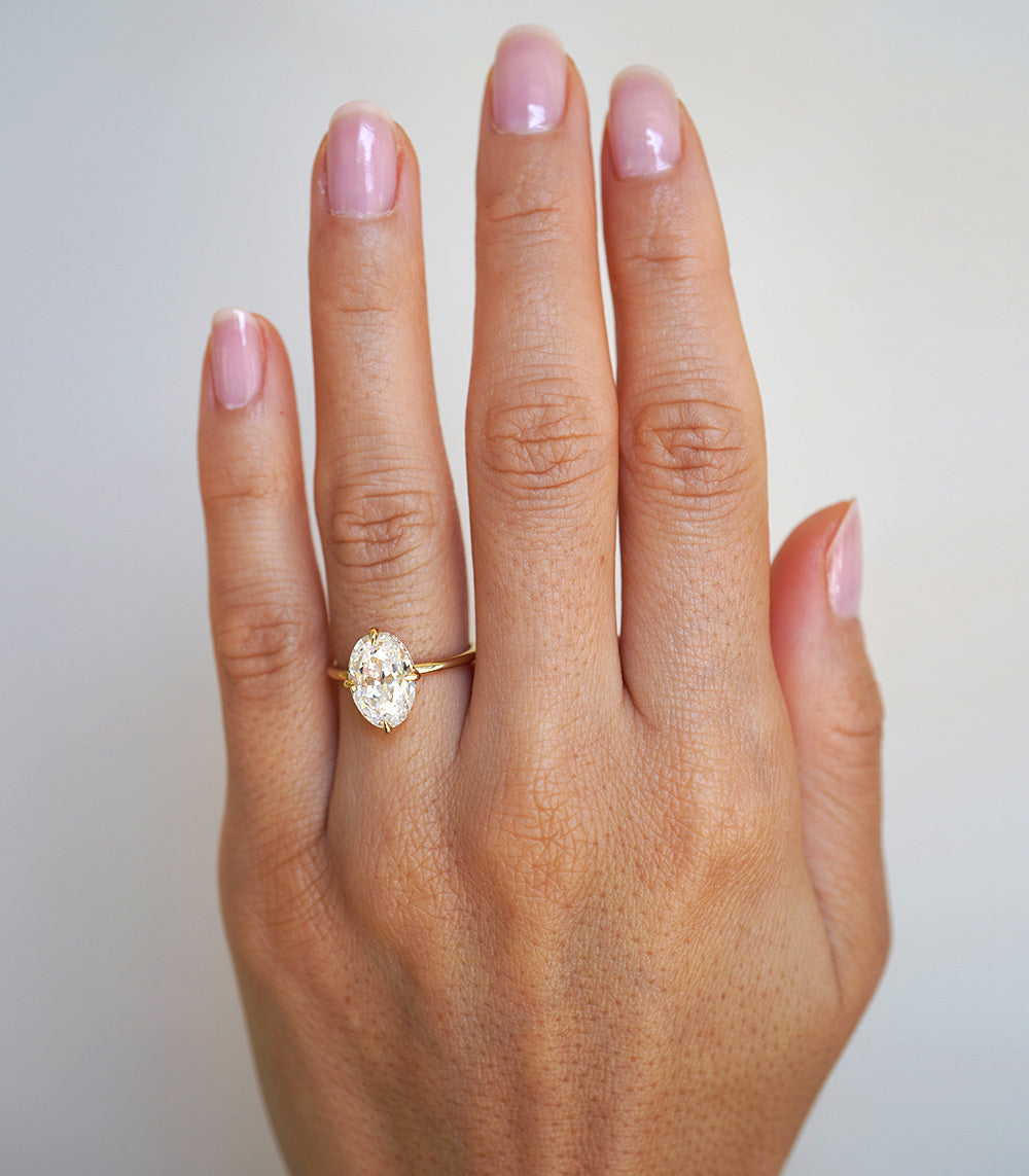 Exquisite Annika Oval Lab-Grown Diamond Engagement Ring – Ethical & Unique for Proposals, Weddings, Anniversaries