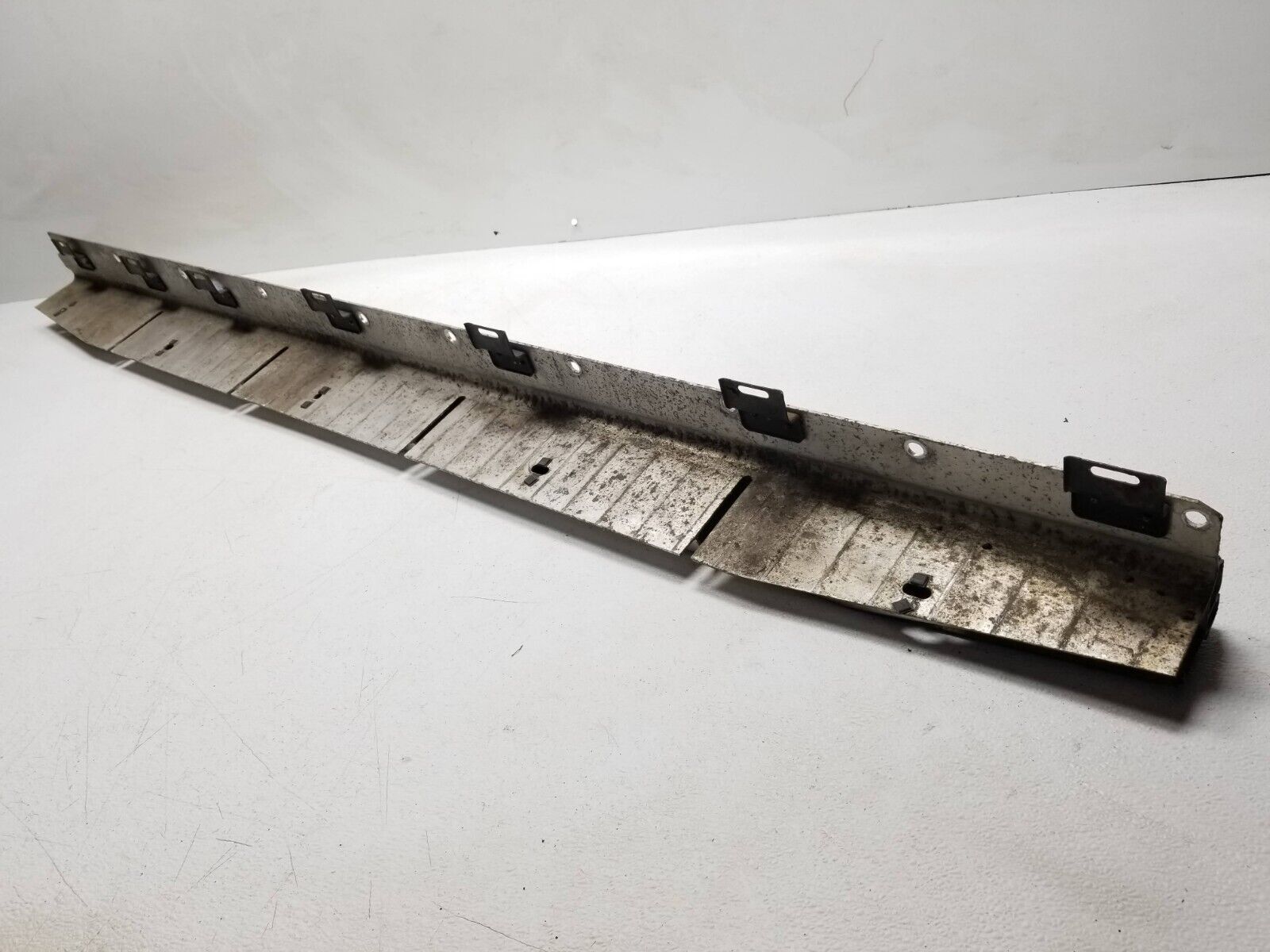 2006-2011 Mercedes ML500 Running Board Bracket Left Driver Side OEM Replacement Part - Perfect for Off-Roading & Daily Commutes