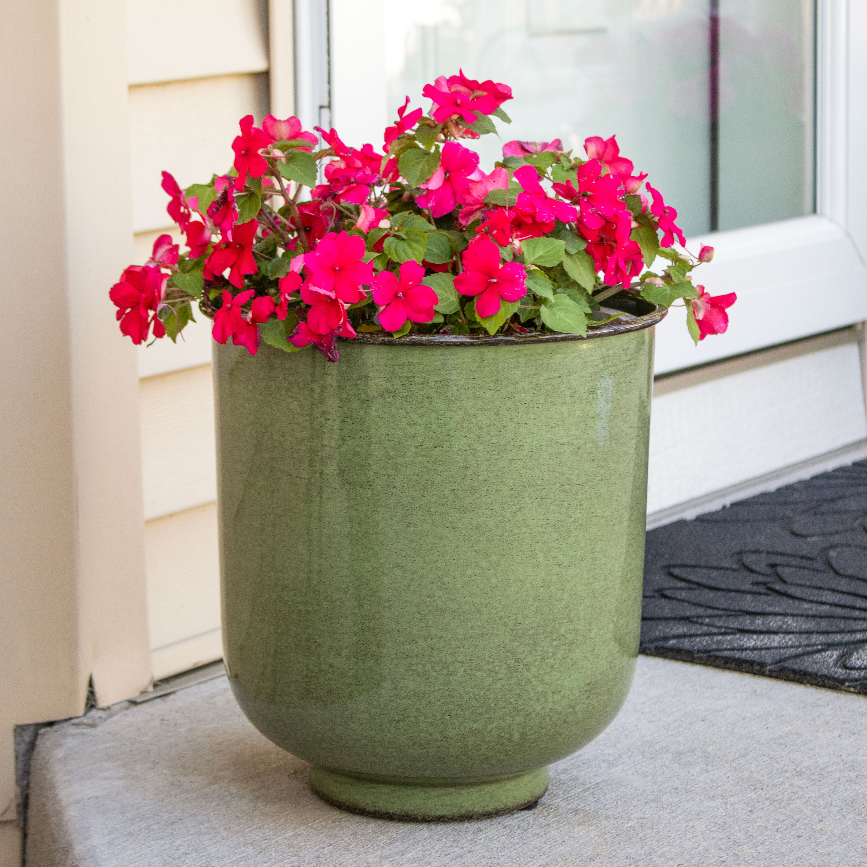 Sunnydaze Vivian Metal Outdoor Plant Pots - 11 Inch Rust-Resistant Garden Planters for Patio, Deck & Balcony Decor - Perfect for Flowers, Succulents & Herbs