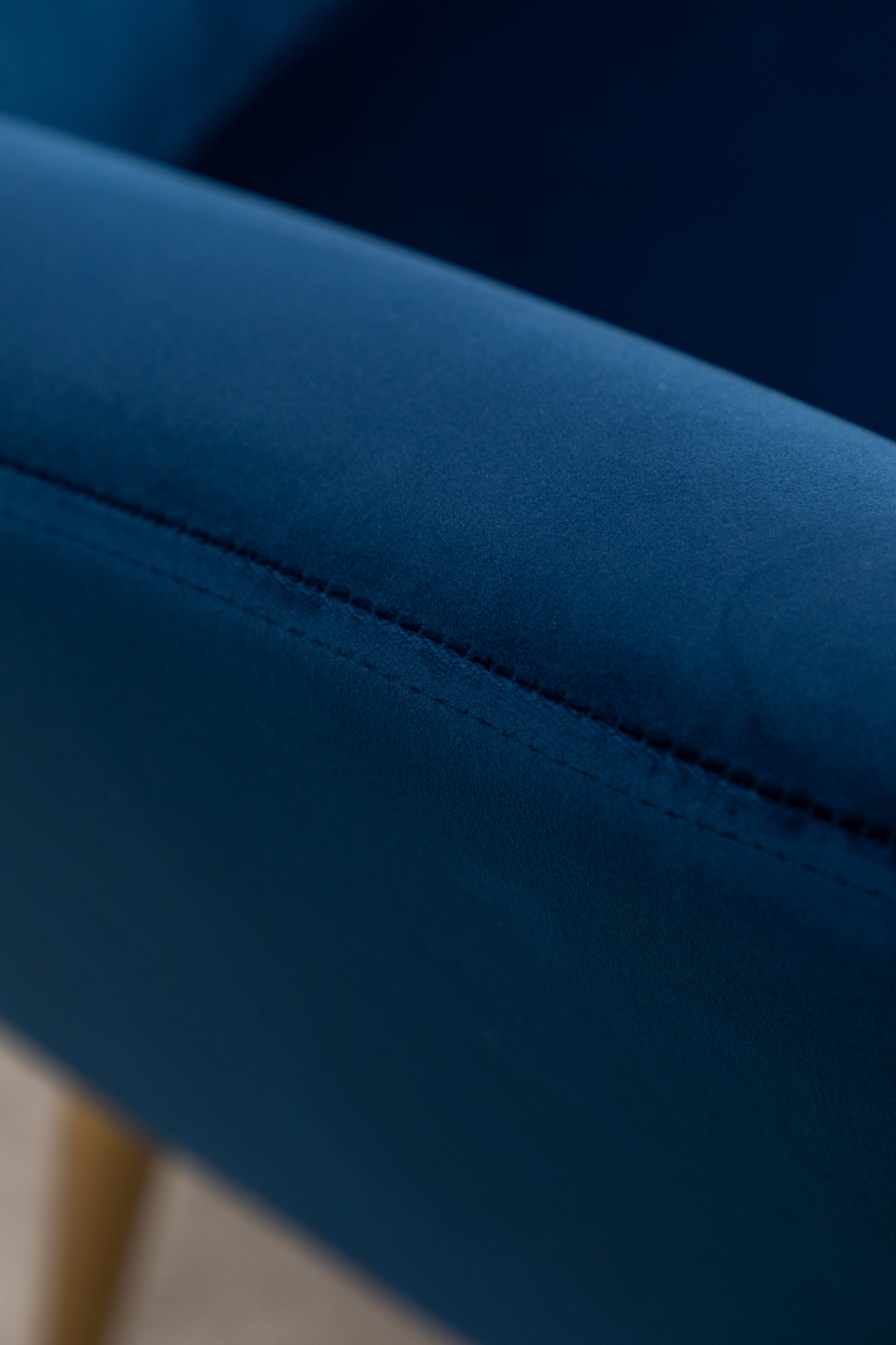Roundhill Furniture Sovarol Velvet Button Tufted Wingback Accent Chair - Blue Velvet Upholstered Living Room Chair for Home Office, Bedroom & Lounge Decor