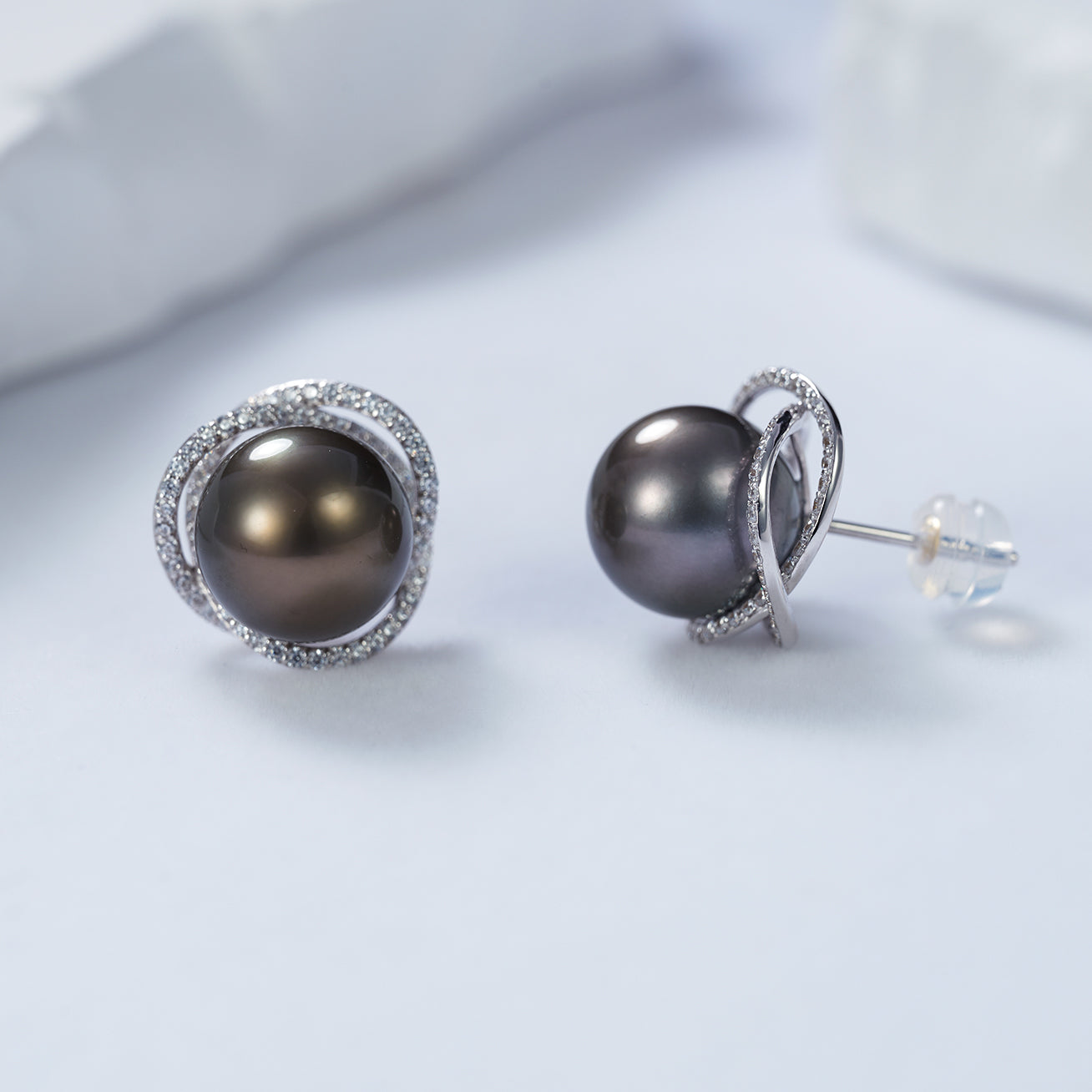 18K Gold Tahitian Pearl Earrings - Genuine Black Pearl Stud Earrings for Women, Luxury Jewelry Gift for Her - Perfect for Weddings, Parties & Special Occasions
