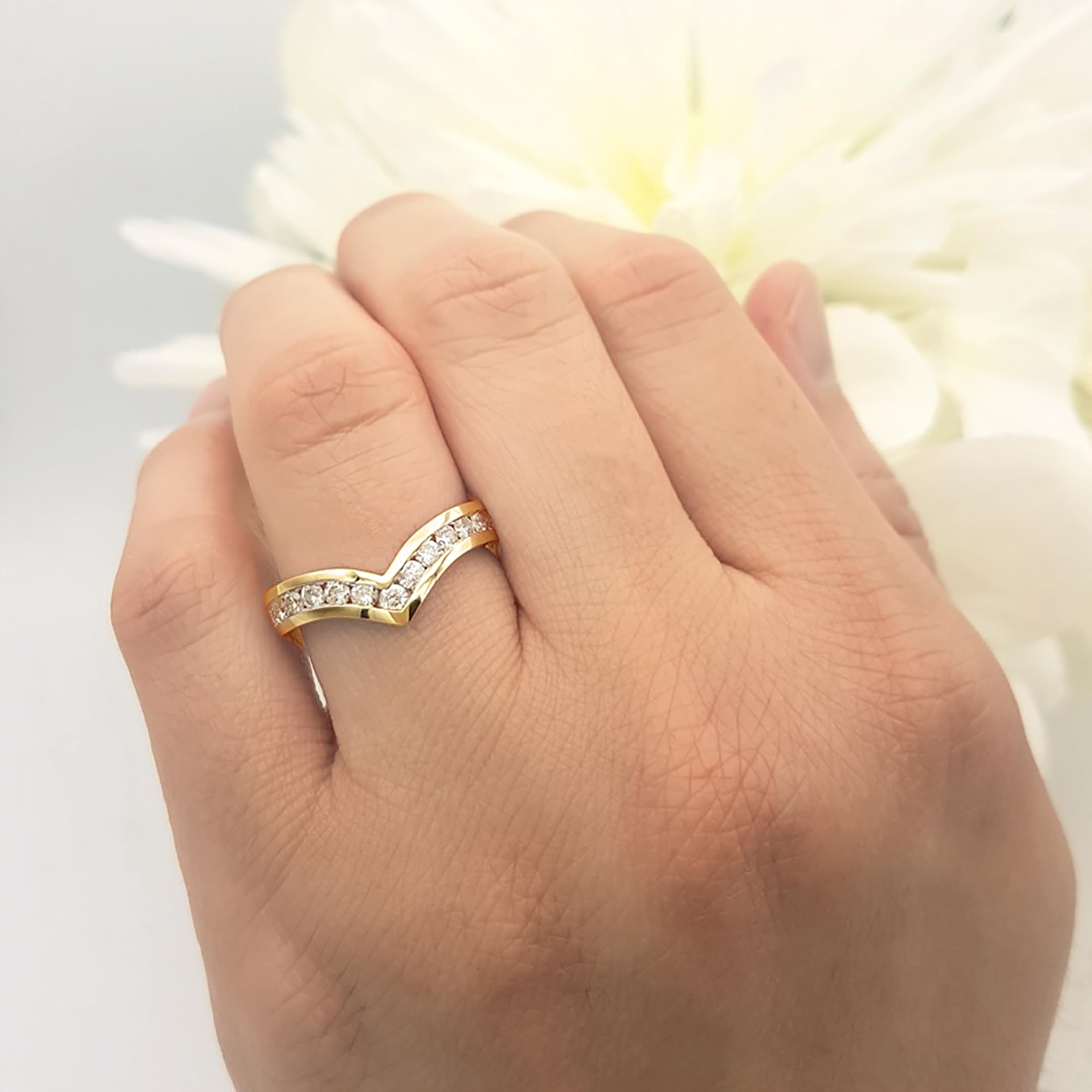 Dazzlingrock 14K Solid Gold Round White Diamond Chevron Stackable Band for Her - Perfect Anniversary Gift for Women