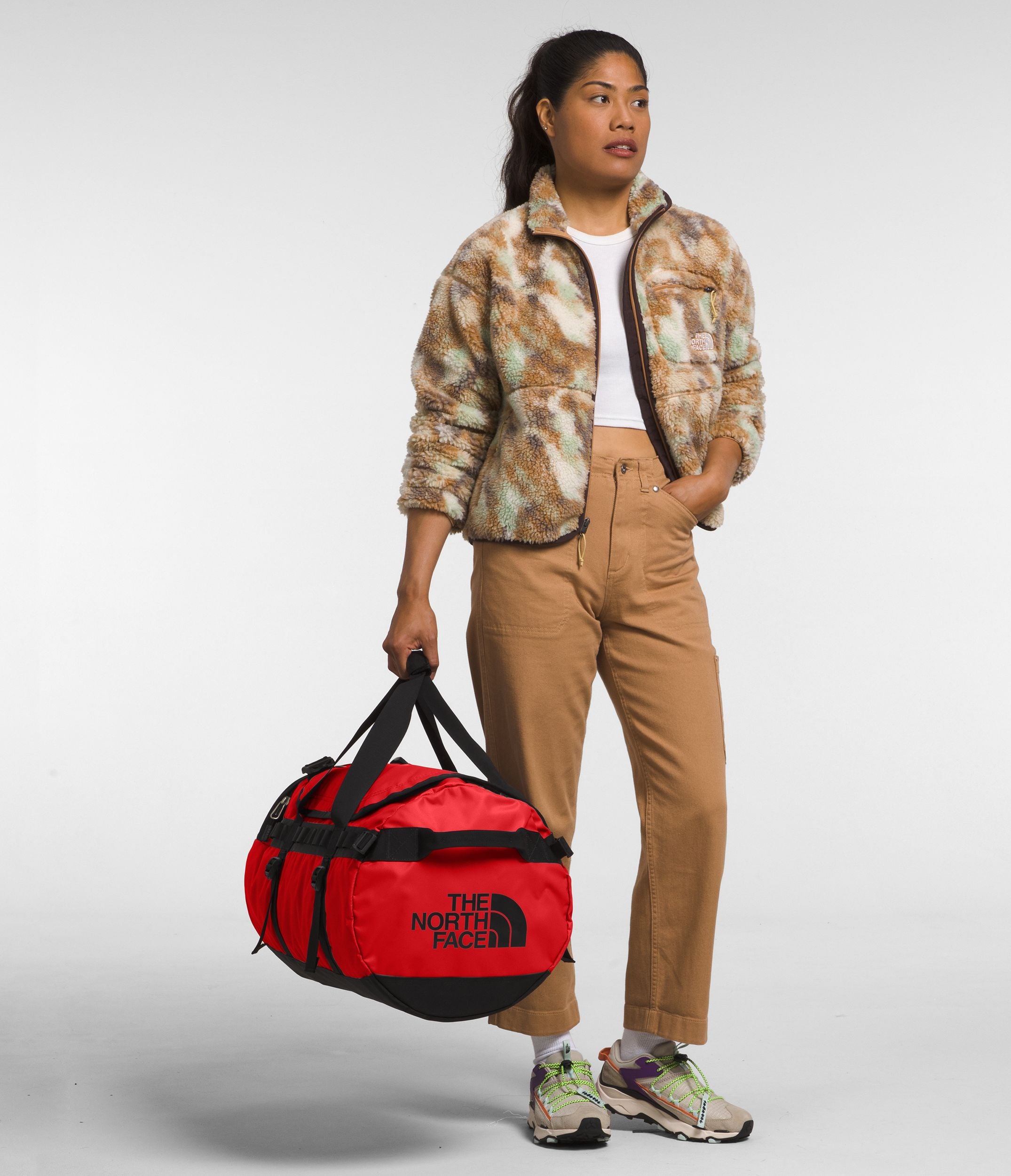 The North Face Base Camp Duffel Bag - Medium Size Travel Duffel for Camping, Hiking & Outdoor Adventures - Water-Resistant Gear Bag for Gym, Work & Weekend Trips