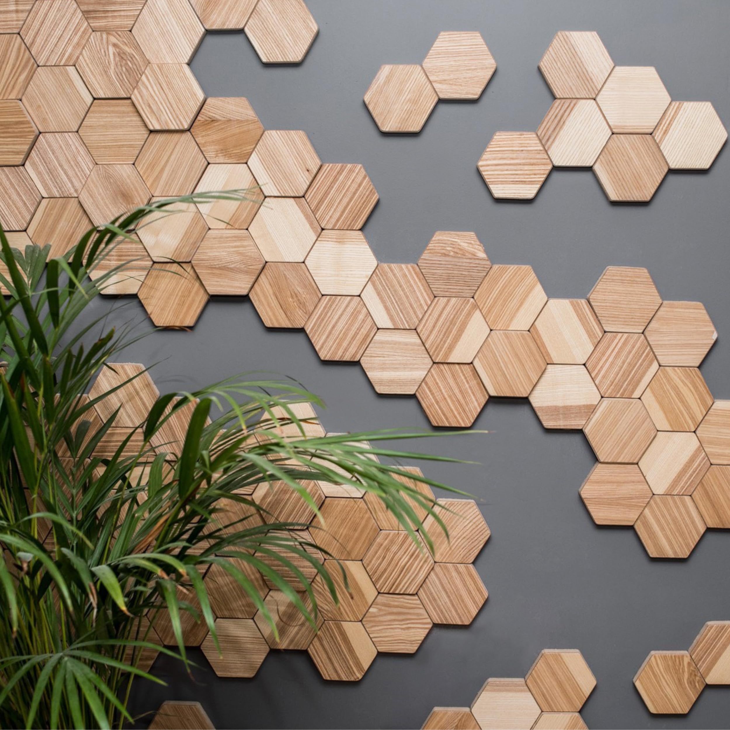 Hexagon Wood Wall Art - Modern Geometric Wall Sculpture & Honeycomb Wood Wall Decor Panels - Unique Mosaic Unfinished Hexagons (100 Pieces) - Perfect for Living Room, Bedroom, Office & Home Decor