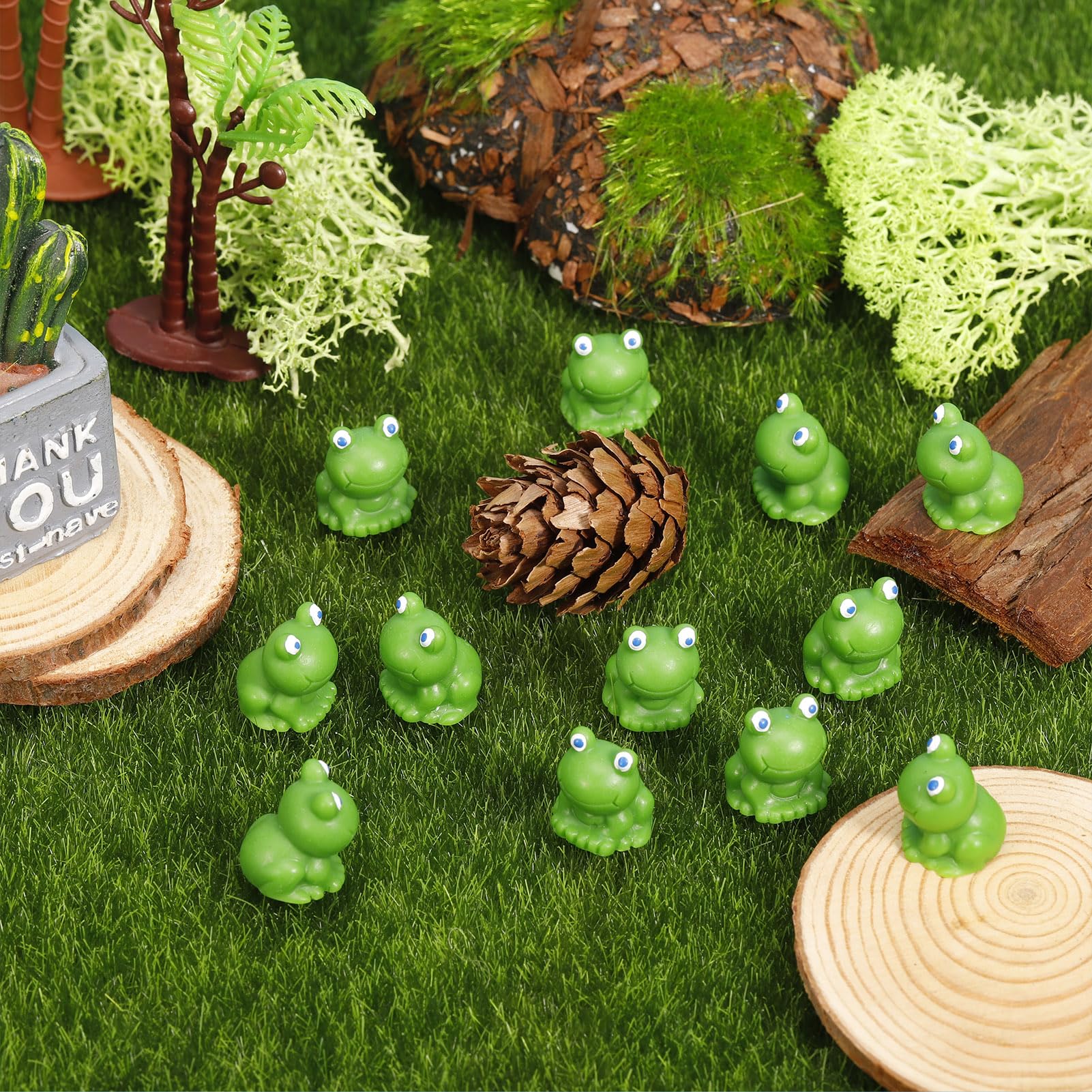 50PCS Mini Resin Frog Figurines, Cute Green Frogs for Fairy Garden, DIY Home Decor, Terrarium, Moss Landscape Craft - Perfect for Fairy Gardens, DIY Projects, and Miniature Scenes