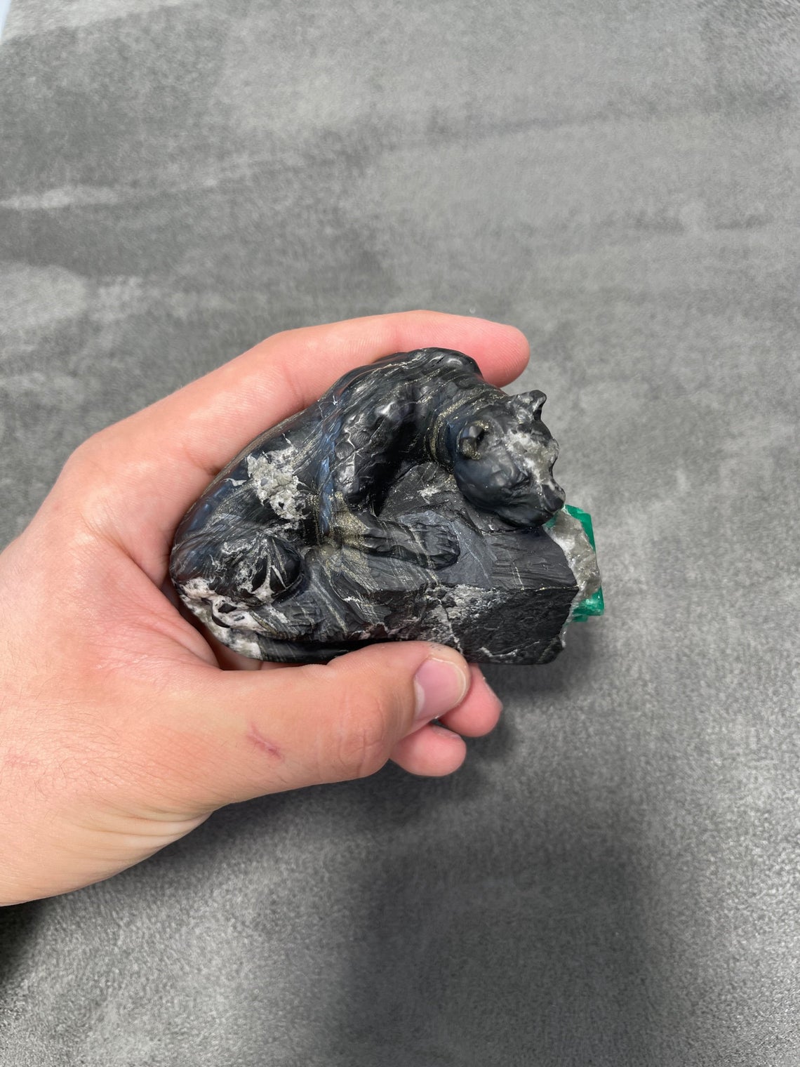 Colombian Emerald Black Jaguar Rough Crystal Sculpture - Handcrafted Gemstone Art for Home Decor, Meditation & Spiritual Healing