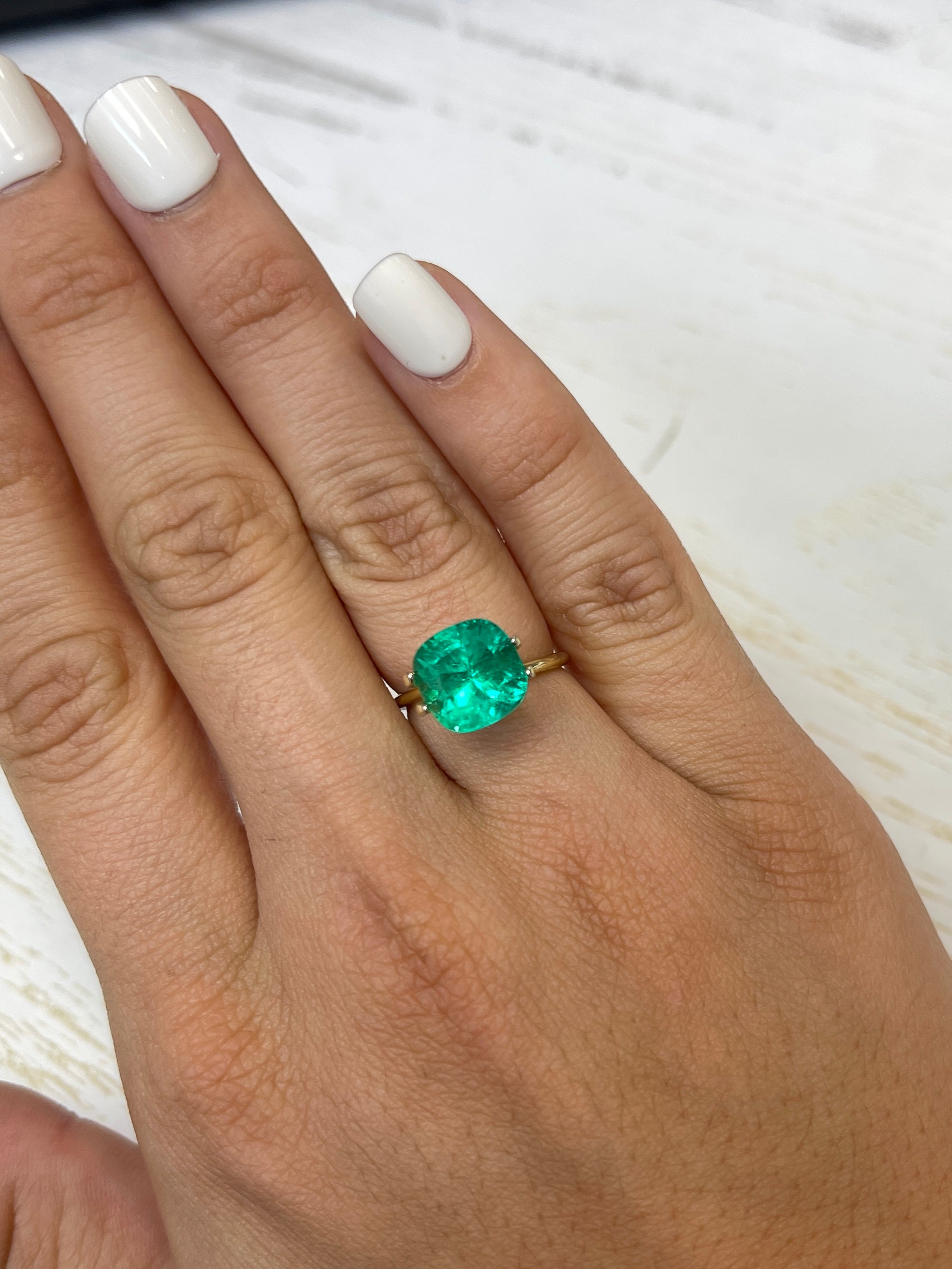 4.72 Carat 10x10mm Bright Green Natural Loose Colombian Emerald Cushion Cut Gemstone for Jewelry Making, Engagement Rings & Luxury Gifts