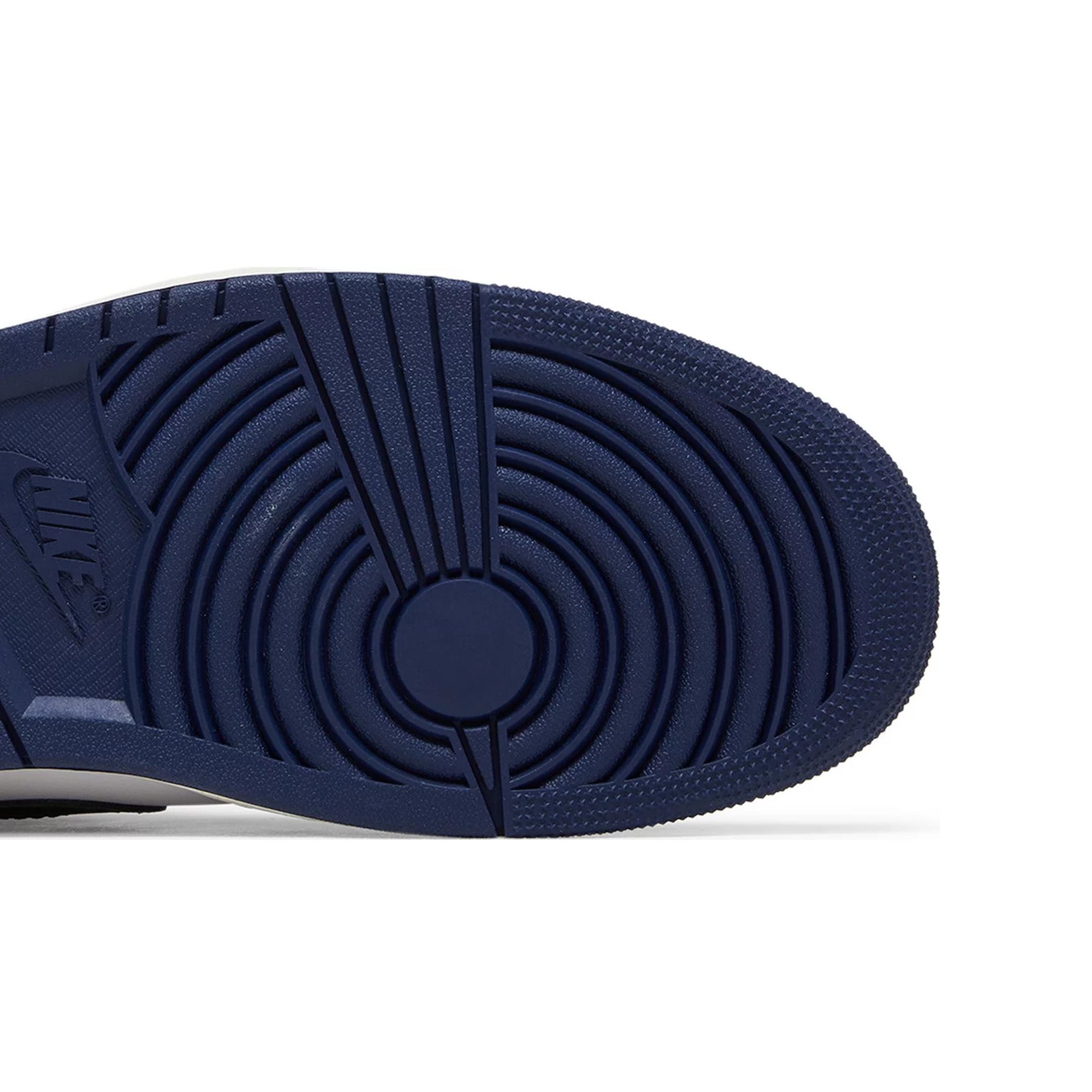 Air Jordan 1 Retro High OG 'Midnight Navy' Sneakers (2024) - Men's Basketball Shoes for Streetwear & Casual Style