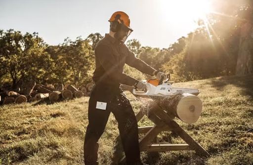 STIHL MSA 200 C B 18V Cordless Battery-Powered Chainsaw - Lightweight & Quiet for Home Yard Tree Trimming & Wood Cutting