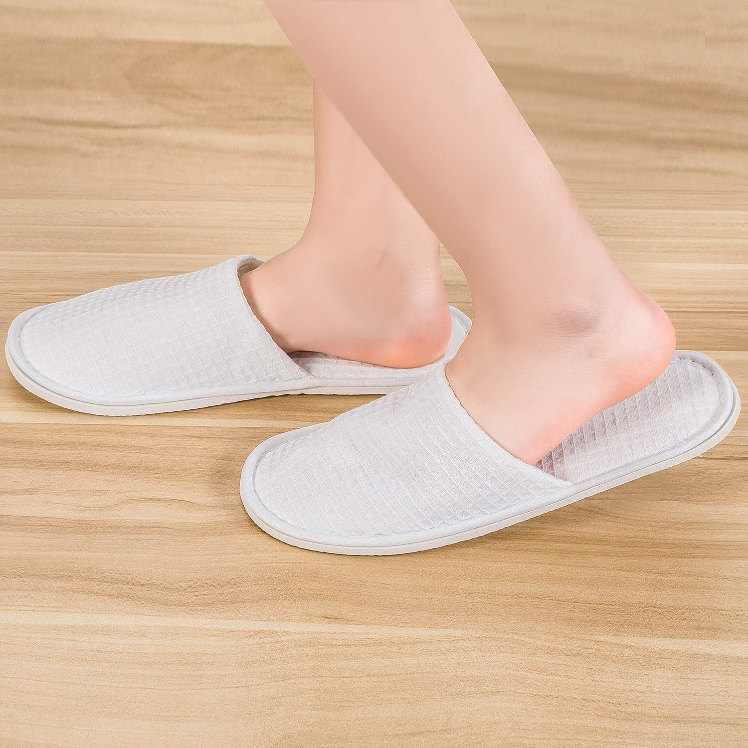 AhfuLife Spa Slippers 5 Pairs - White Disposable Closed-Toe Hotel Slippers for Guests | Non-Slip Unisex House Slippers for Bedroom, Wedding, Party & Travel | Perfect for Hotels, Spas, Home Use & Gifts