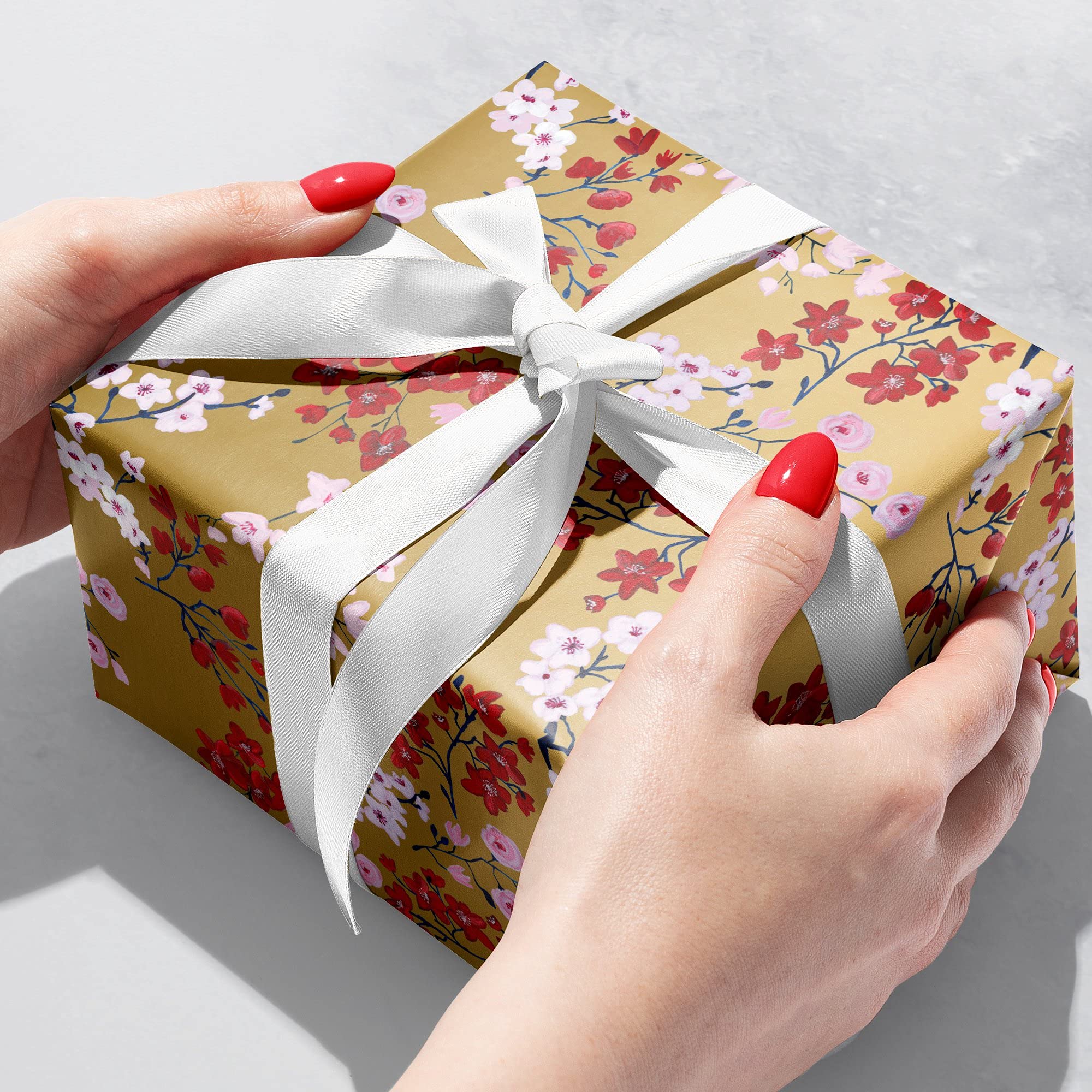 JILLSON & ROBERTS Bulk Floral Gift Wrap Paper - Drifting Blossoms Design - 417 Feet x 24 Inches (1/2 Ream) - Perfect for Wedding, Baby Shower & Birthday Gift Wrapping