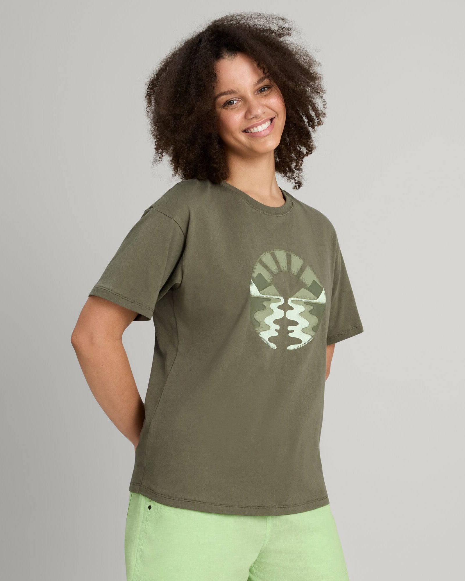 Vintage Sunset Print Women's Organic Cotton T-Shirt - Soft & Comfortable Retro Tee for Casual Wear, Beach Outings & Summer Fashion