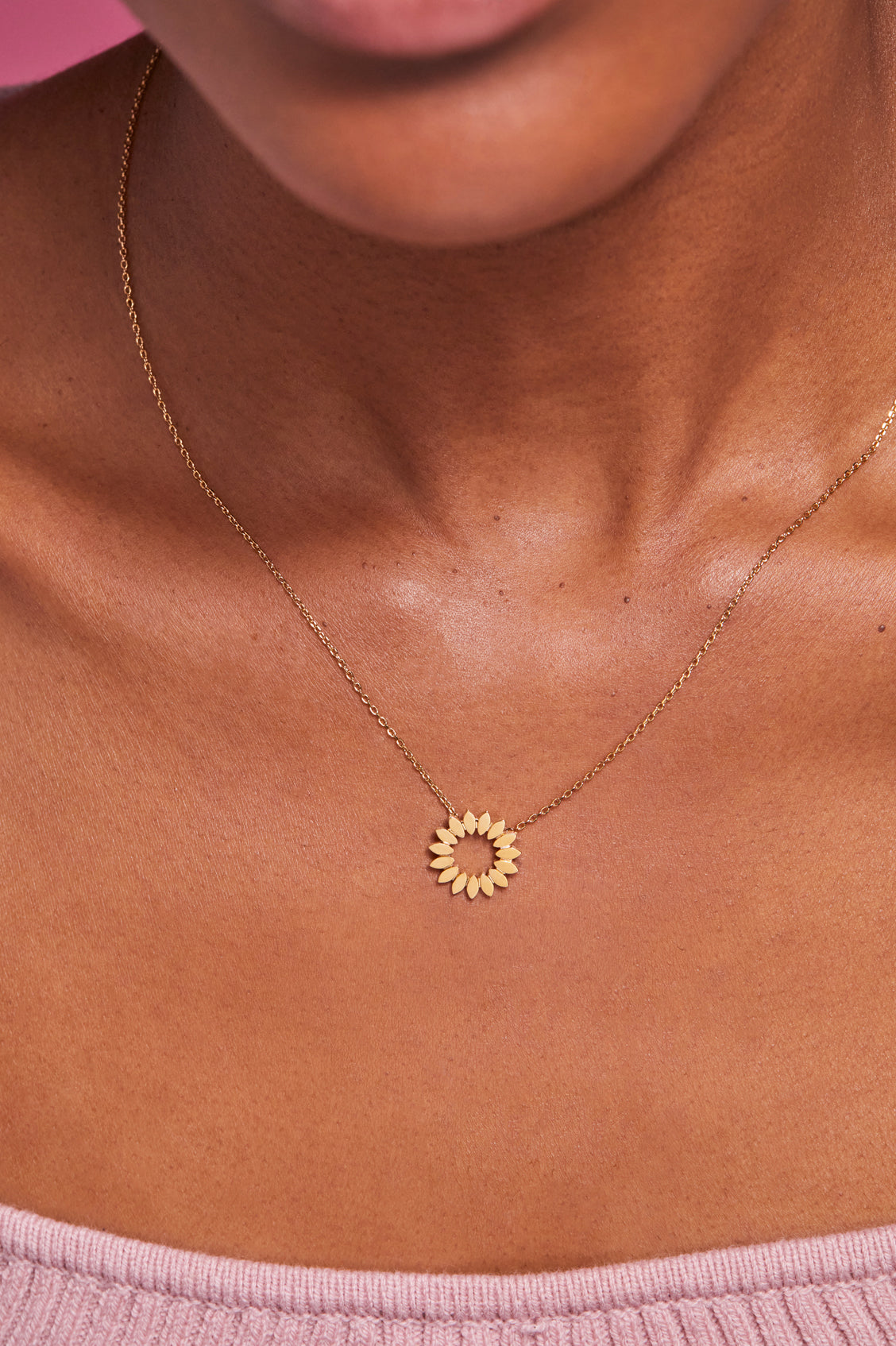Elegant Modern Flower Necklace for Women - Gold Plated Floral Pendant Jewelry - Perfect for Weddings, Parties & Everyday Wear
