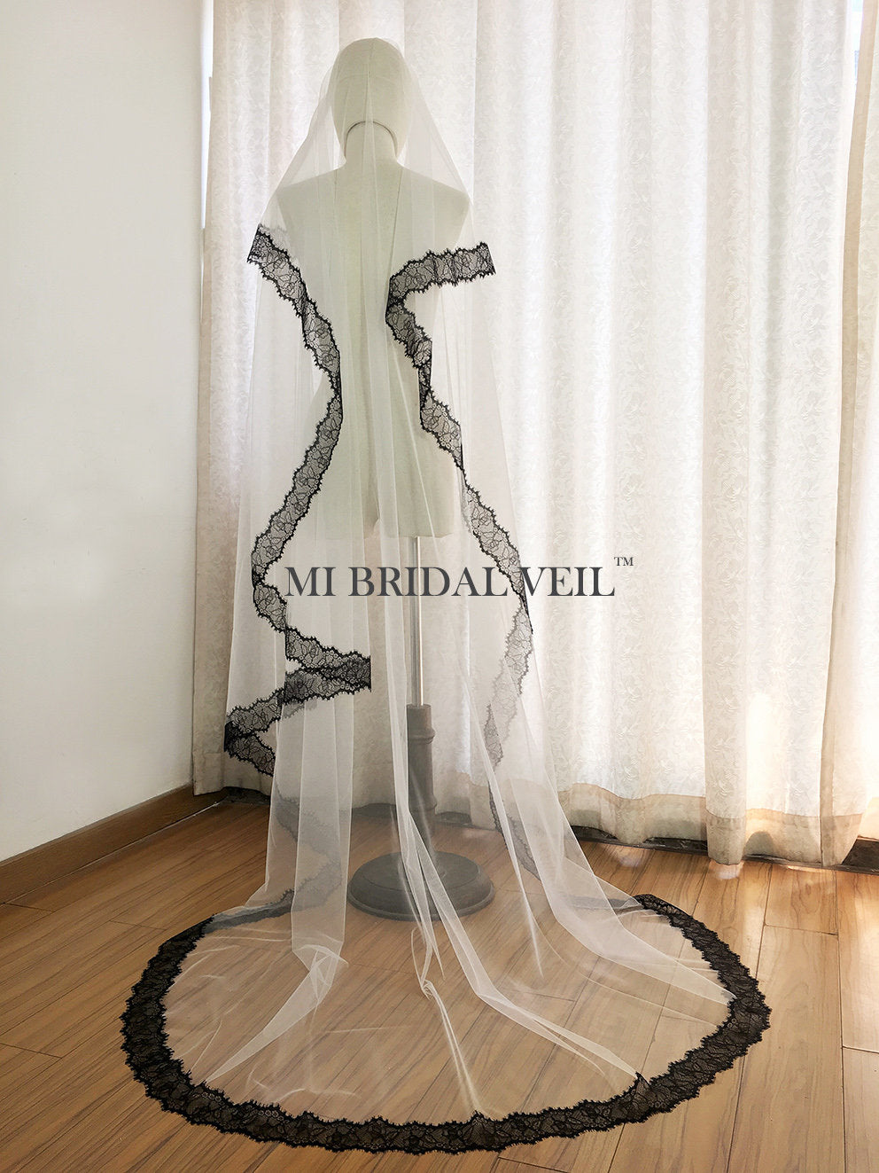 Elegant Black Vintage Rose Lace Wedding Veil - Cathedral Length Bridal Veil for Romantic Weddings & Formal Occasions