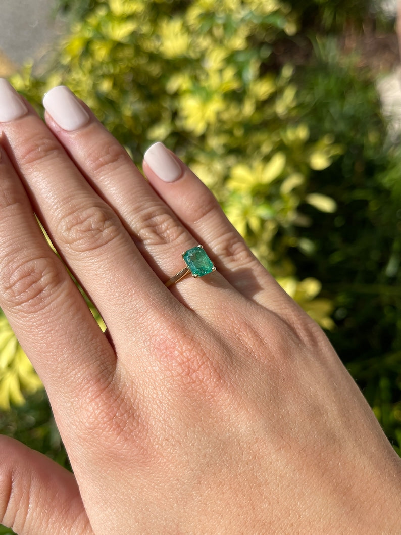 2.25ct 14K Gold Vivid Medium Dark Green Emerald Cut Solitaire Ring - 4 Prong Right Hand Ring for Women, Elegant Wedding, Engagement, Anniversary Gift, Evening Party & Special Occasion Jewelry