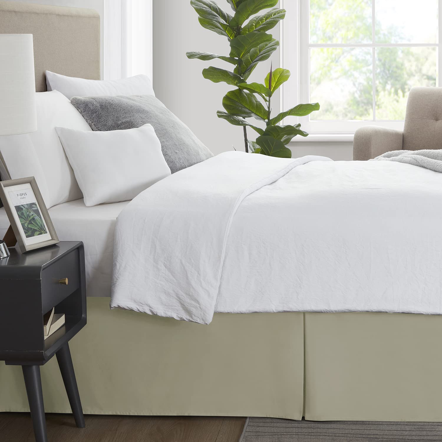 Nestl Green King Size Bed Skirt - 14 Inch Drop Brushed Microfiber Bed Skirt with Hotel Quality Pleats | Shrink & Fade Resistant | Perfect for Luxury Bedrooms & Hotel Room Decor