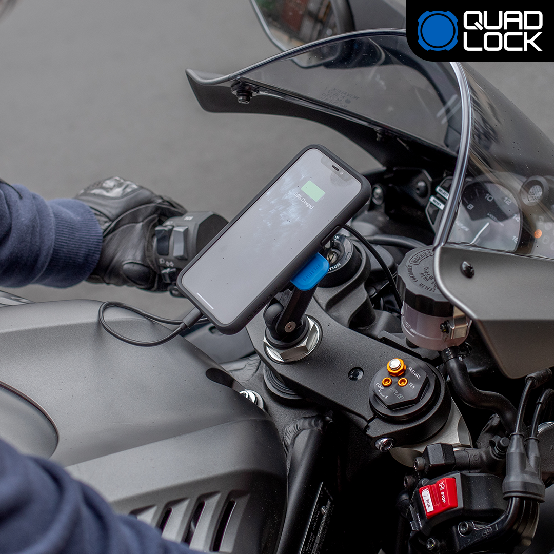 Universal Motorcycle USB Charger - 12V/24V Waterproof Fast Charging Port for Smartphones & GPS - Perfect for Long Rides & Outdoor Adventures