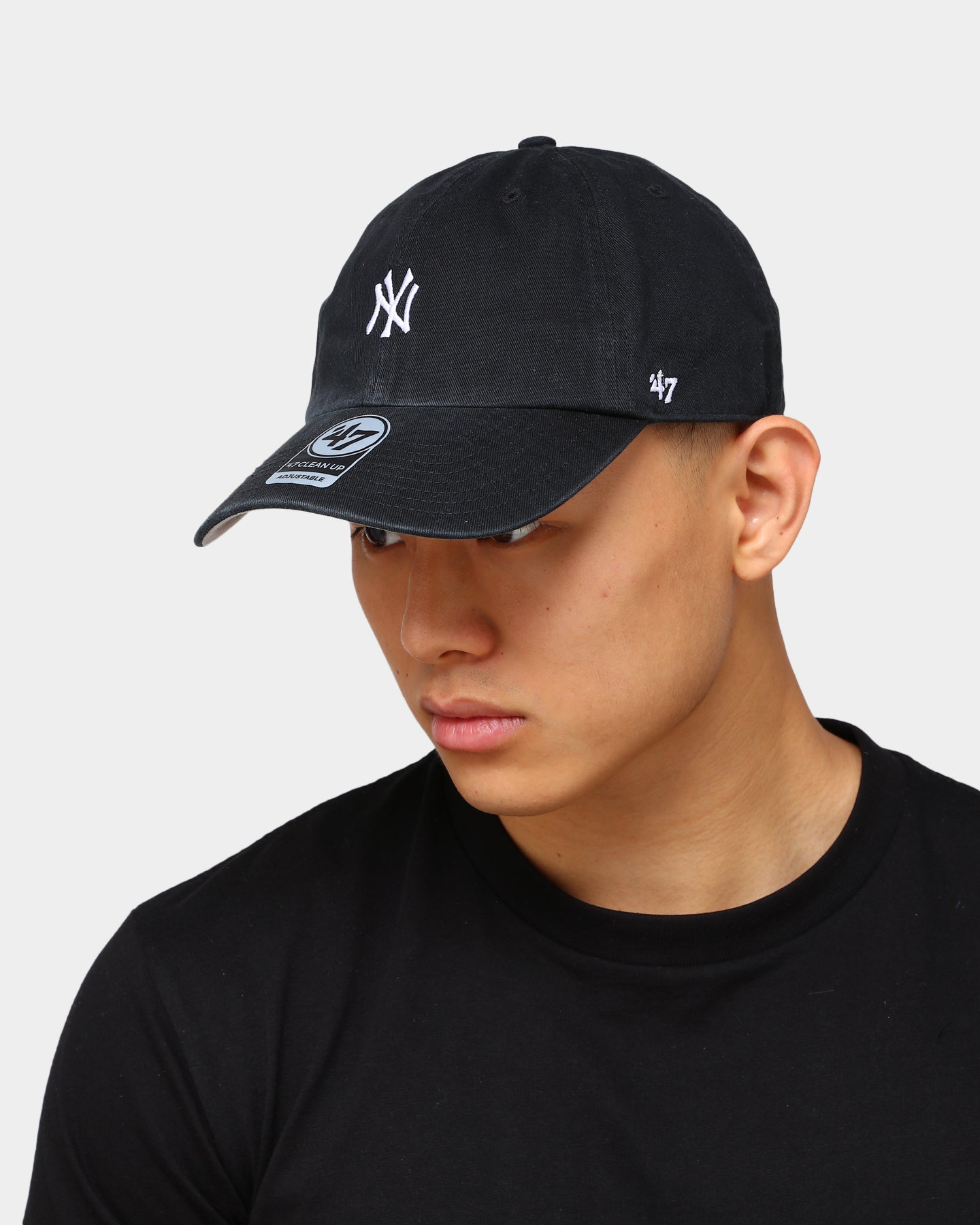New York Yankees 47 Brand Clean Up Adjustable Strapback Hat - Black | Official MLB Baseball Cap for Men & Women | Perfect for Games, Casual Wear & Fan Gear