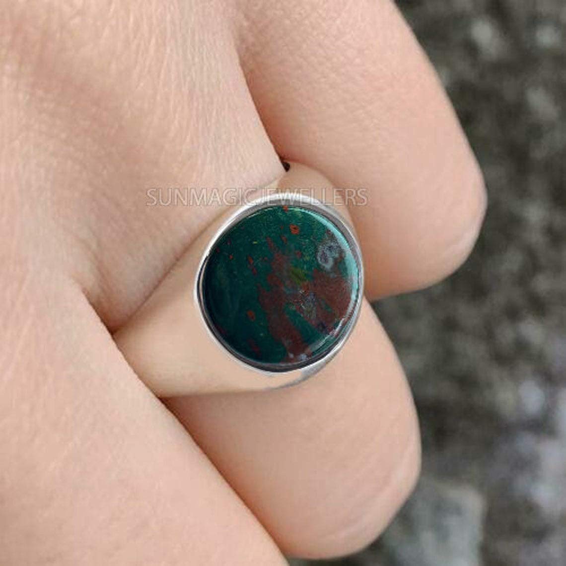 925 Silver Green Bloodstone Ring for Women - Natural Oval Gemstone Signet Ring - Healing Crystal Jewelry for Meditation & Spiritual Gifts