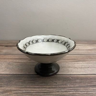 Rinka Footed Bowl - Elegant and Durable Ceramic Serving Bowl for Soups, Salads, and Desserts - Perfect for Dining, Entertaining, and Home Decor