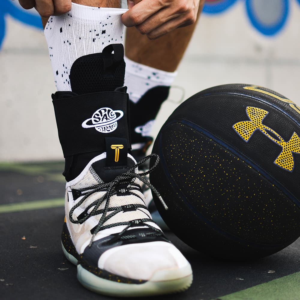 Space Brace 2.0 Quick Lace Ankle Support Brace for Skateboarding - Single Protective Gear for Injury Prevention & Recovery - Perfect for Skaters, Athletes & Active Lifestyles