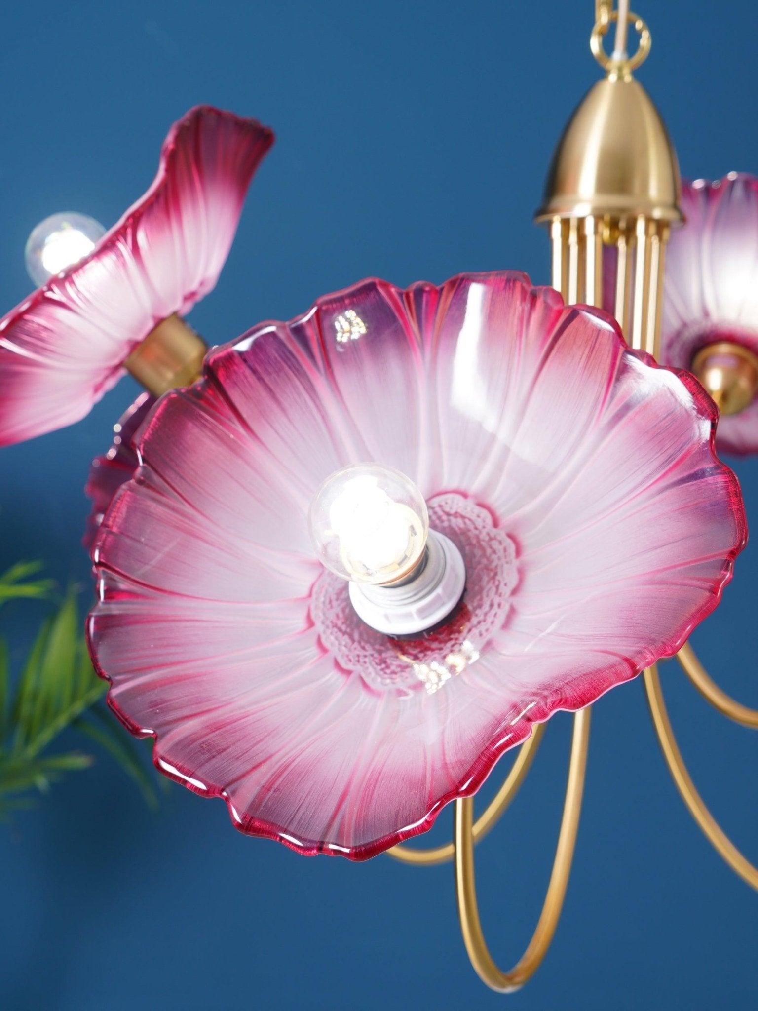 Elegant Lotus Leaf Glass Chandelier - Modern Crystal Ceiling Light Fixture for Dining Room, Living Room, Bedroom Decor | Energy Efficient LED Lighting for Home & Office