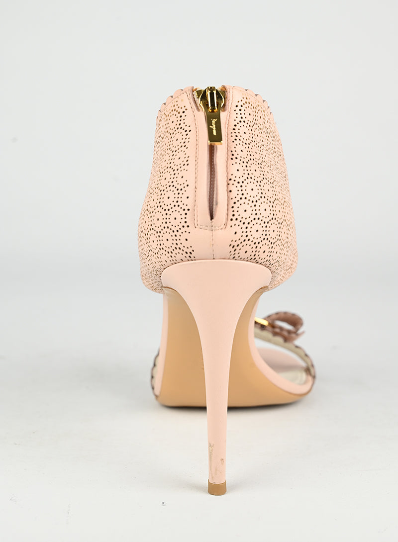 Ferragamo Powder Pink Leather Sandals Size 39 - Elegant Women's Summer Shoes for Casual Outings and Beach Vacations