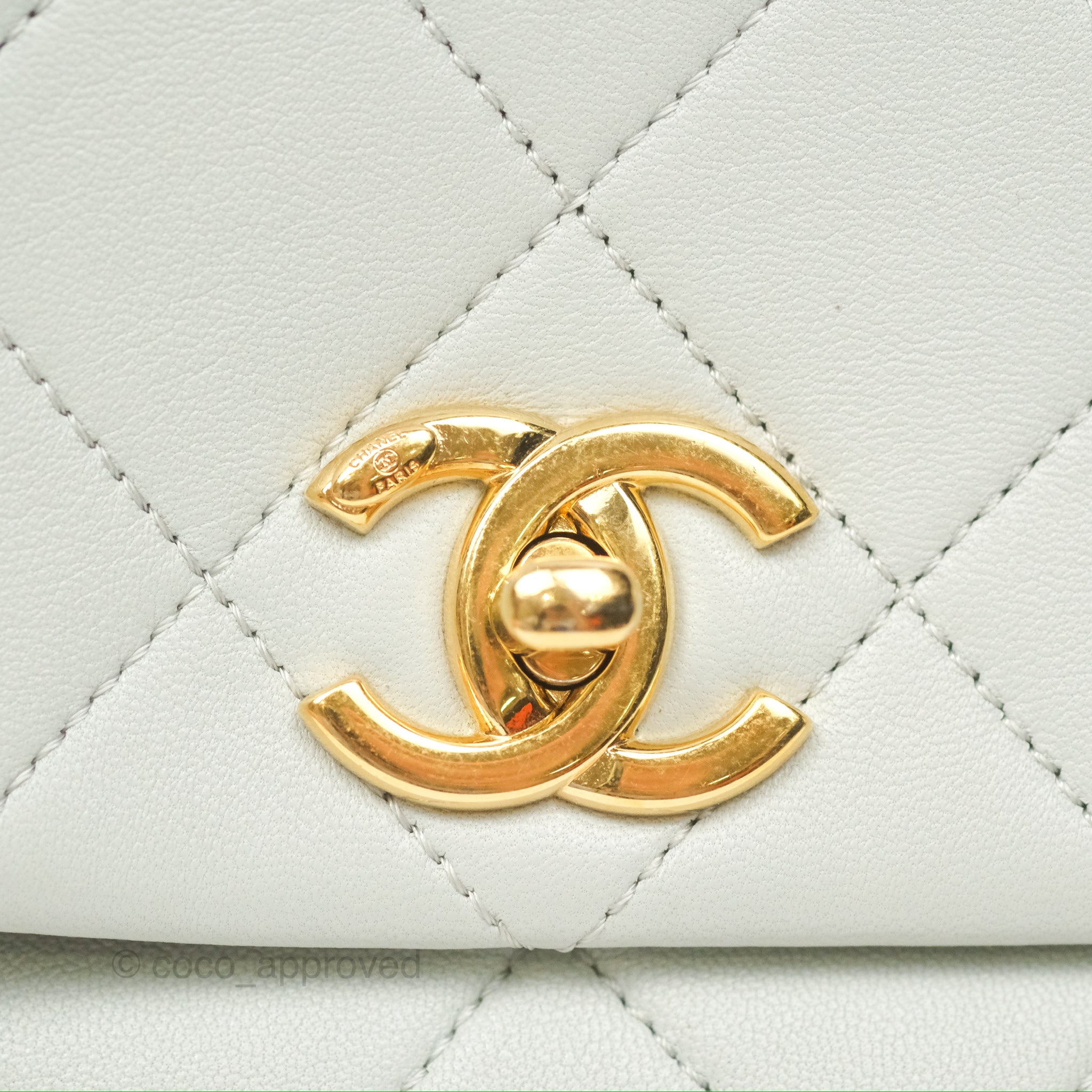 Chanel Classic Flap Bag with Chain Handle in Light Grey Calfskin & Aged Gold Hardware - Perfect for Evening Events, Date Nights & Luxury Fashion Accessories