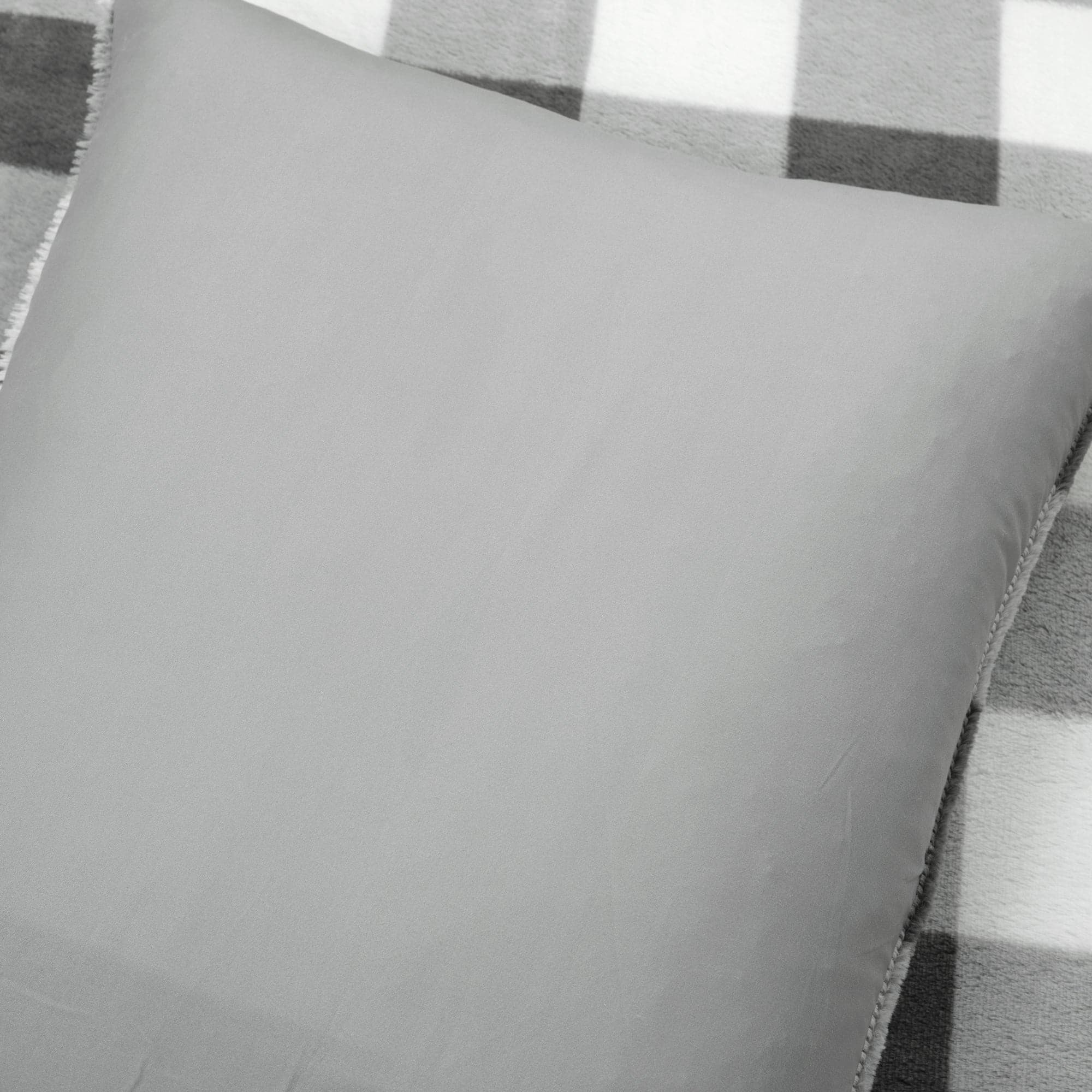 Plaid Ultra Soft Faux Fur All Season Comforter Set - Queen Size Bedding with Pillow Shams - Cozy Winter & Lightweight Summer Comforter for Bedroom, Guest Room, Dorm