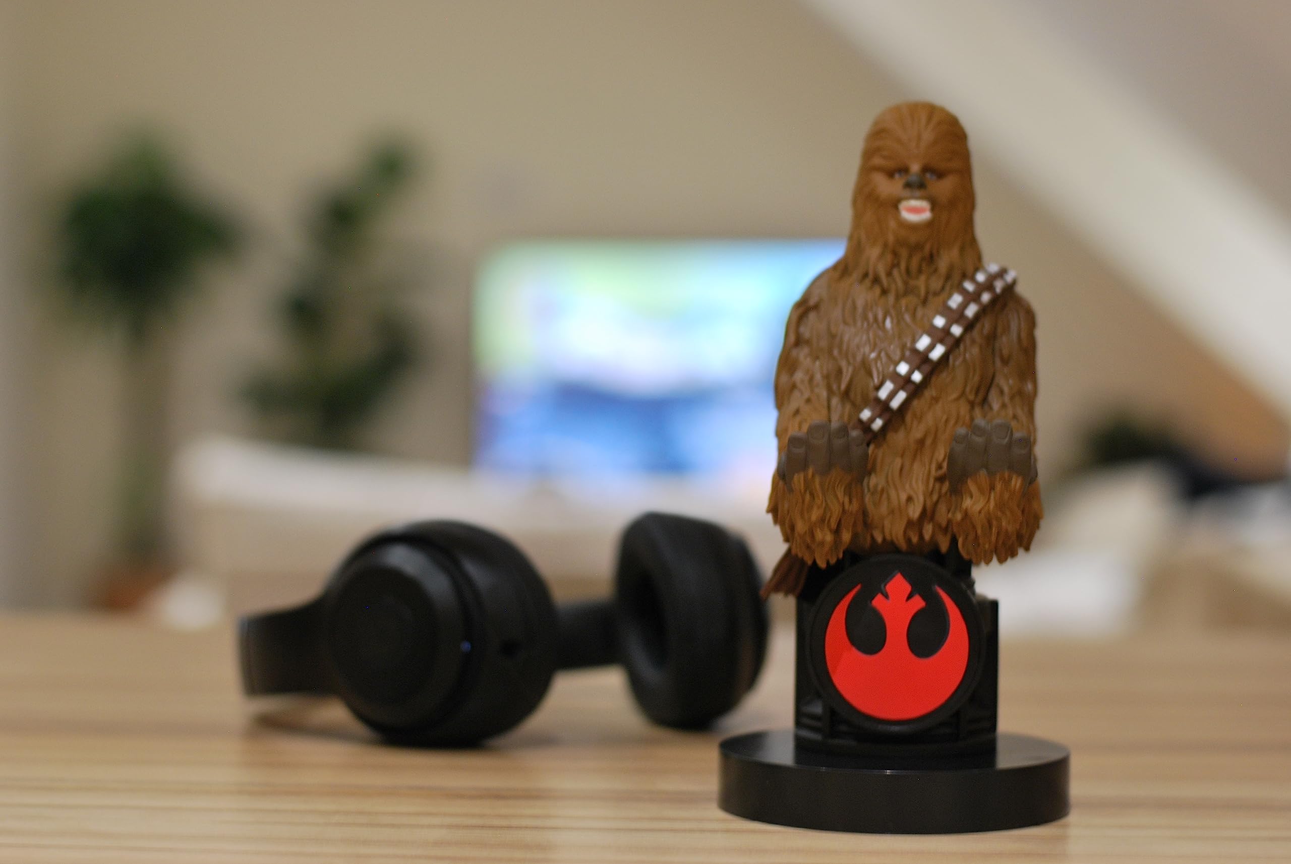 Star Wars Chewbacca Phone Stand & Gaming Controller Holder - Officially Licensed Cable Guys Figure for Mobile Devices | Perfect for Gaming Setups, Office Desks & Star Wars Collectors