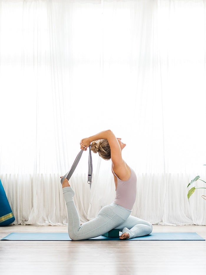 Yogamatters Organic Cotton Chambray D-Ring Yoga Belt for Stretching, Flexibility & Yoga Poses - Perfect for Home Practice & Studio Sessions
